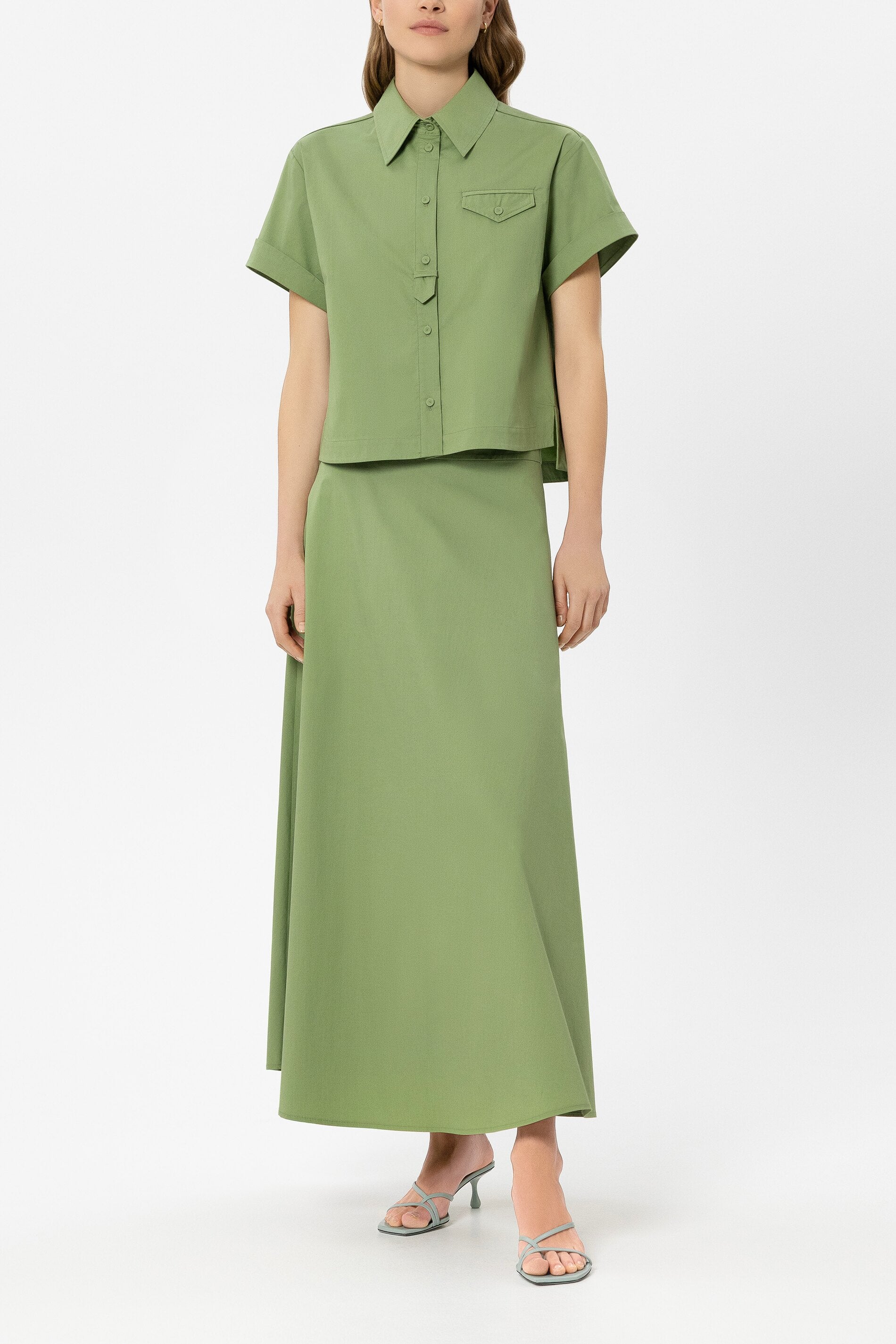 Baumwoll-Kurzarm-Hemd - moss green - Standard | Model Front