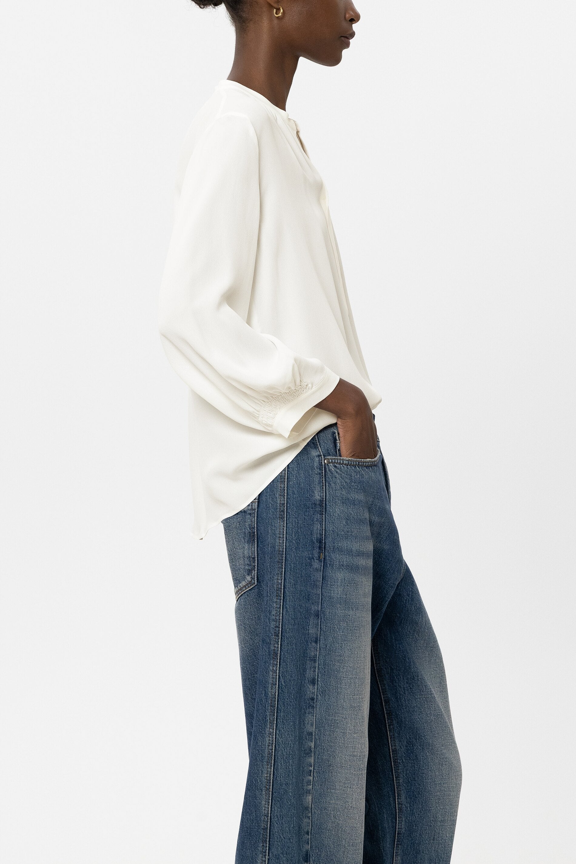 Tunika aus Seiden-Mix - off white - Standard | Model Seite