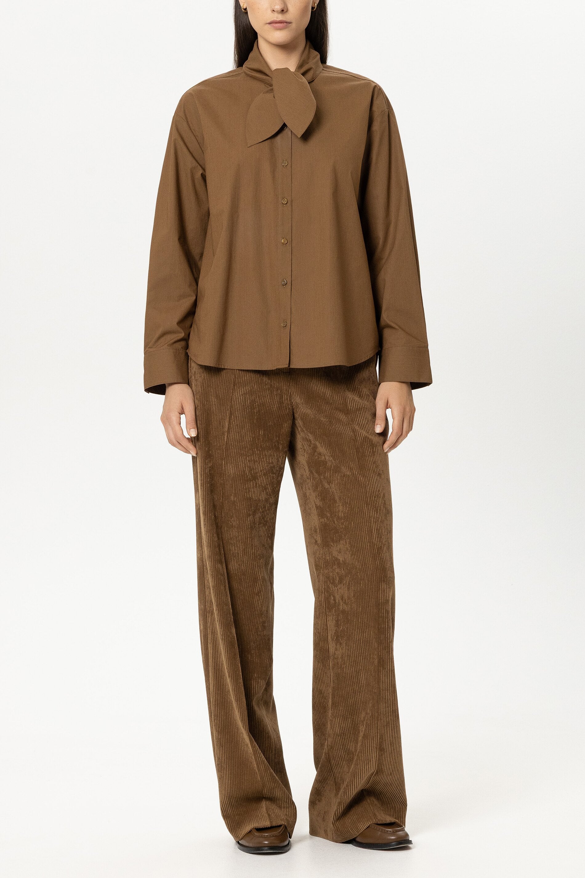 Hemd mit Schal-Schluppe - caramel - Standard | Model Front
