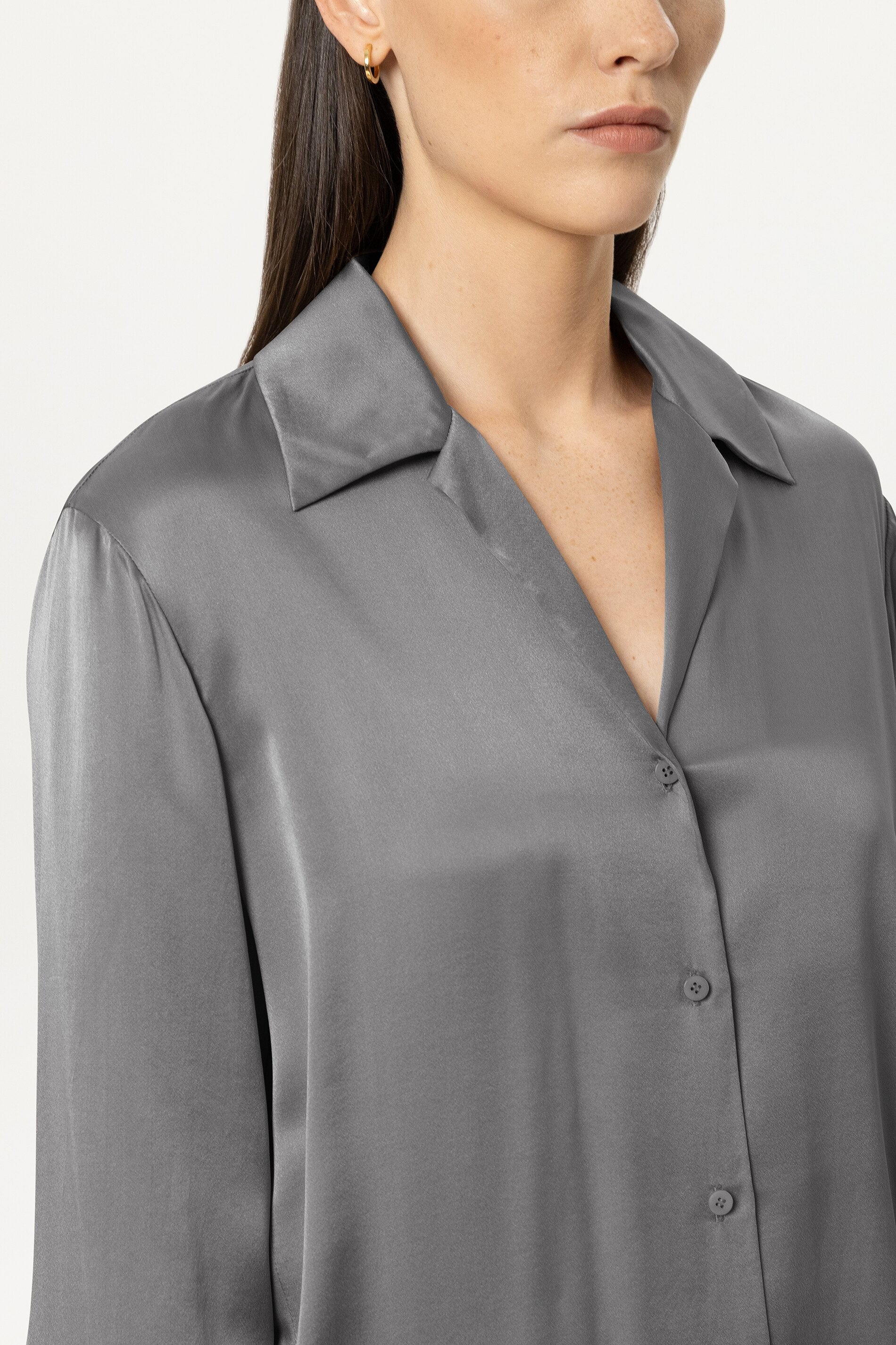 Hemdbluse aus Seiden-Mix - heather grey - Standard | Model Detail