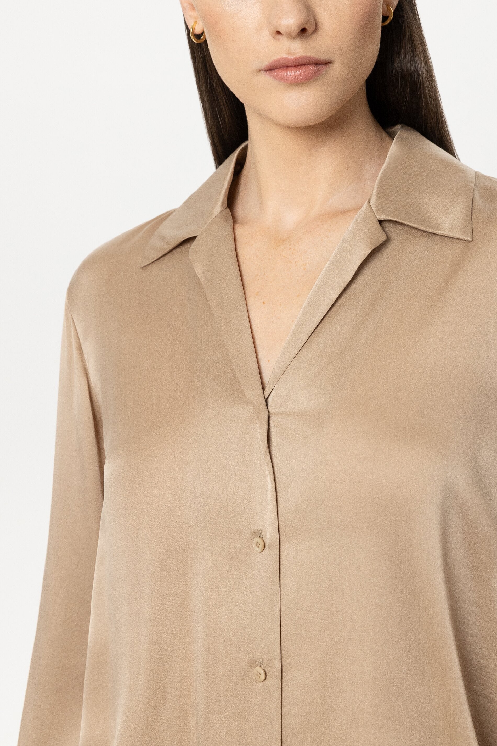 Hemdbluse aus Seiden-Mix - soft caramel - Standard | Model Detail