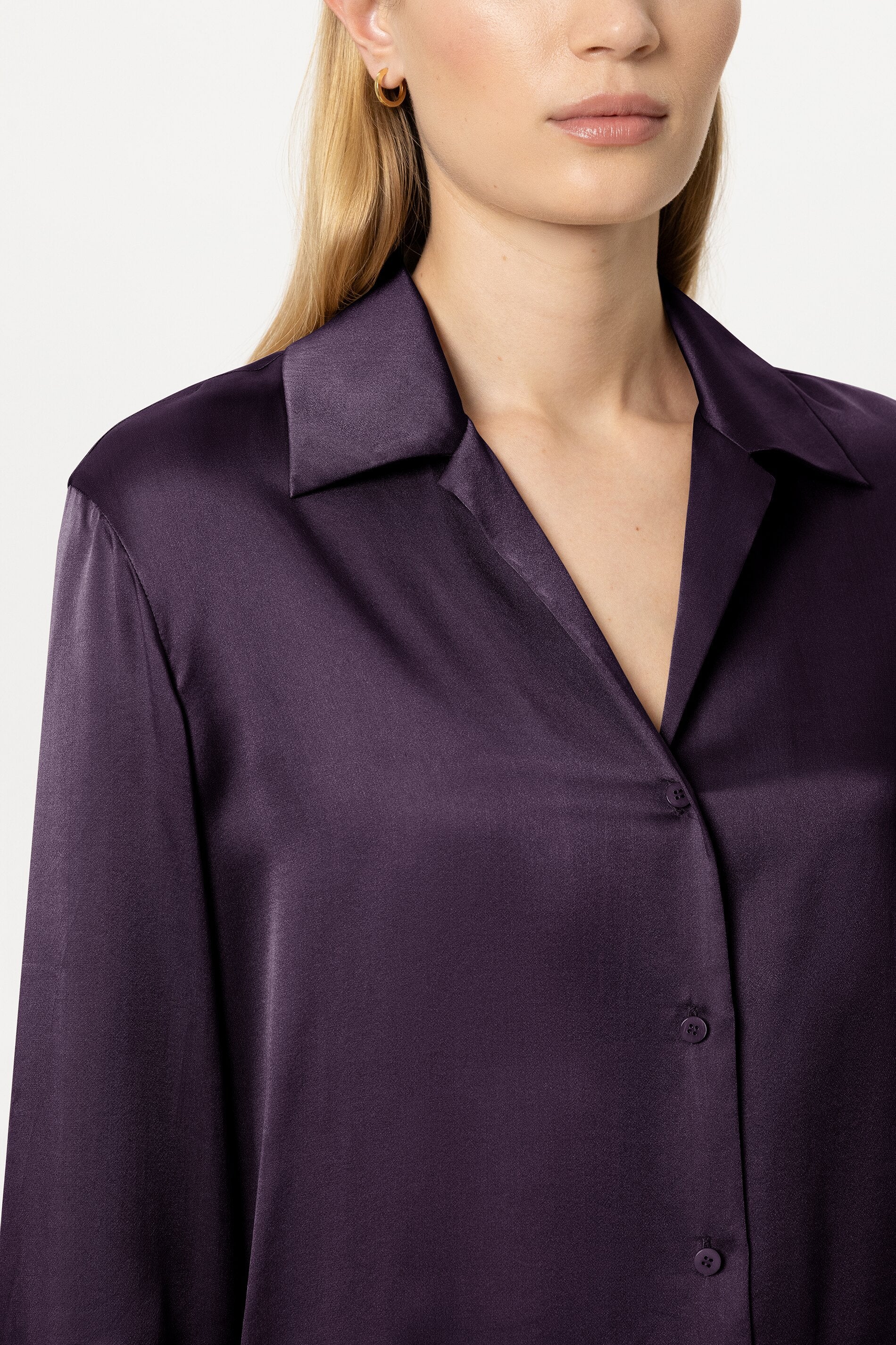 Hemdbluse aus Seiden-Mix - plum - Standard | Model Detail