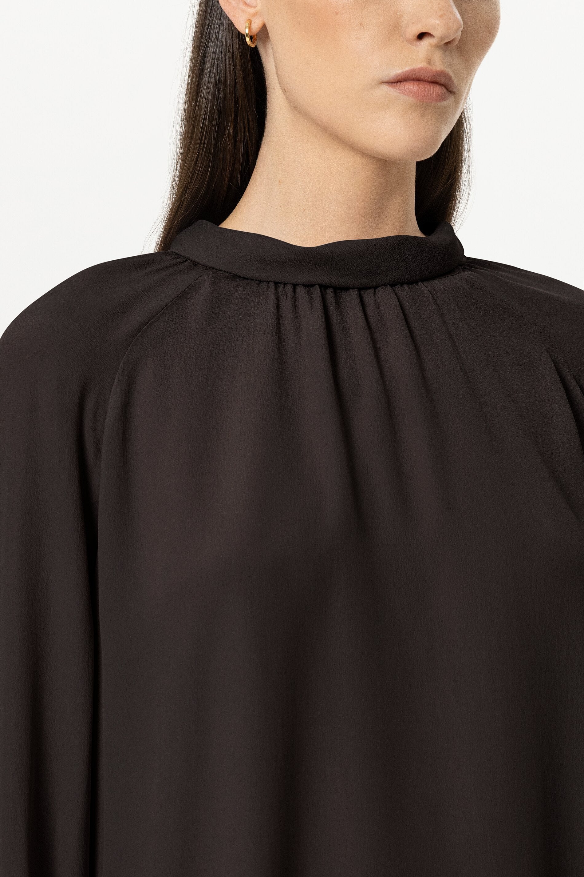 Bluse aus Seiden-Mix - truffle - Standard | Model Detail