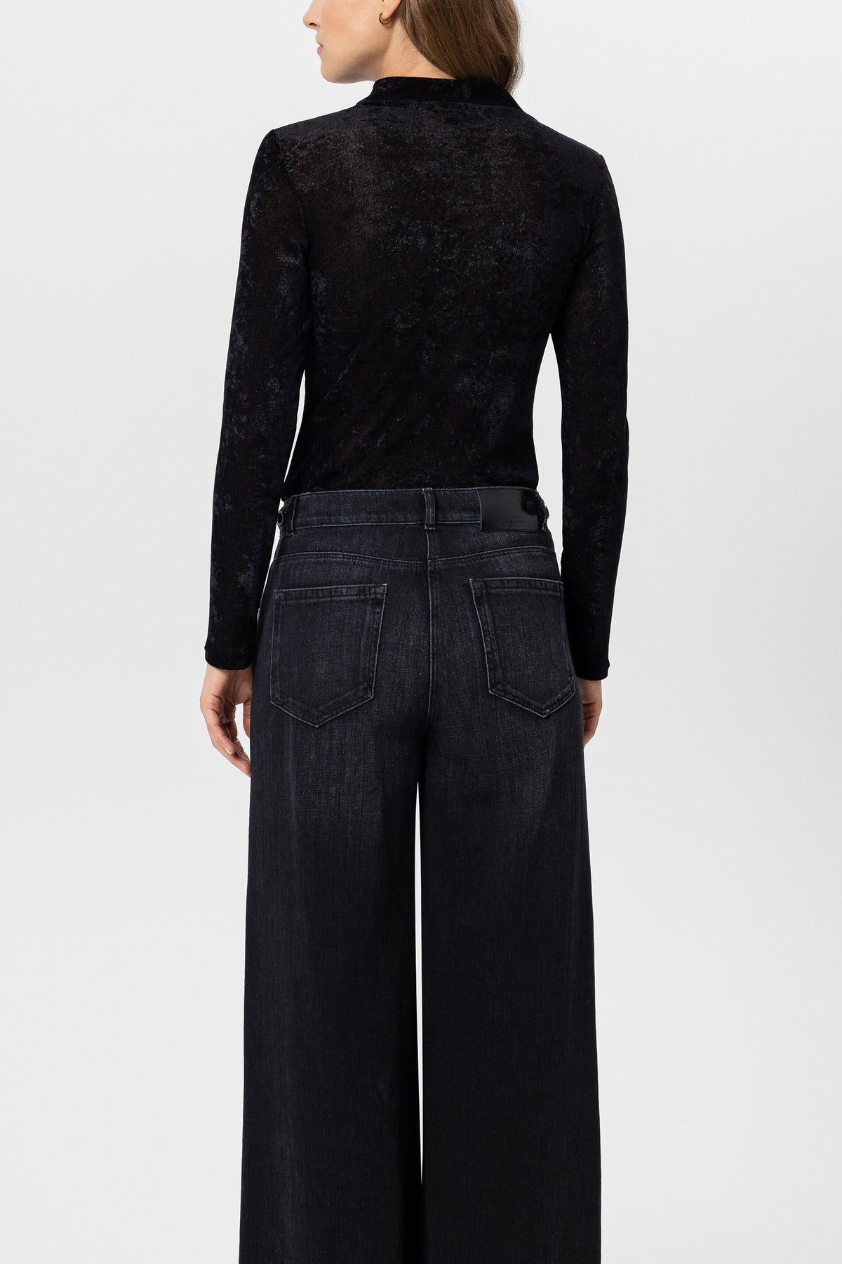Longsleeve-Turtleneck - deep black - Standard | Model Rück