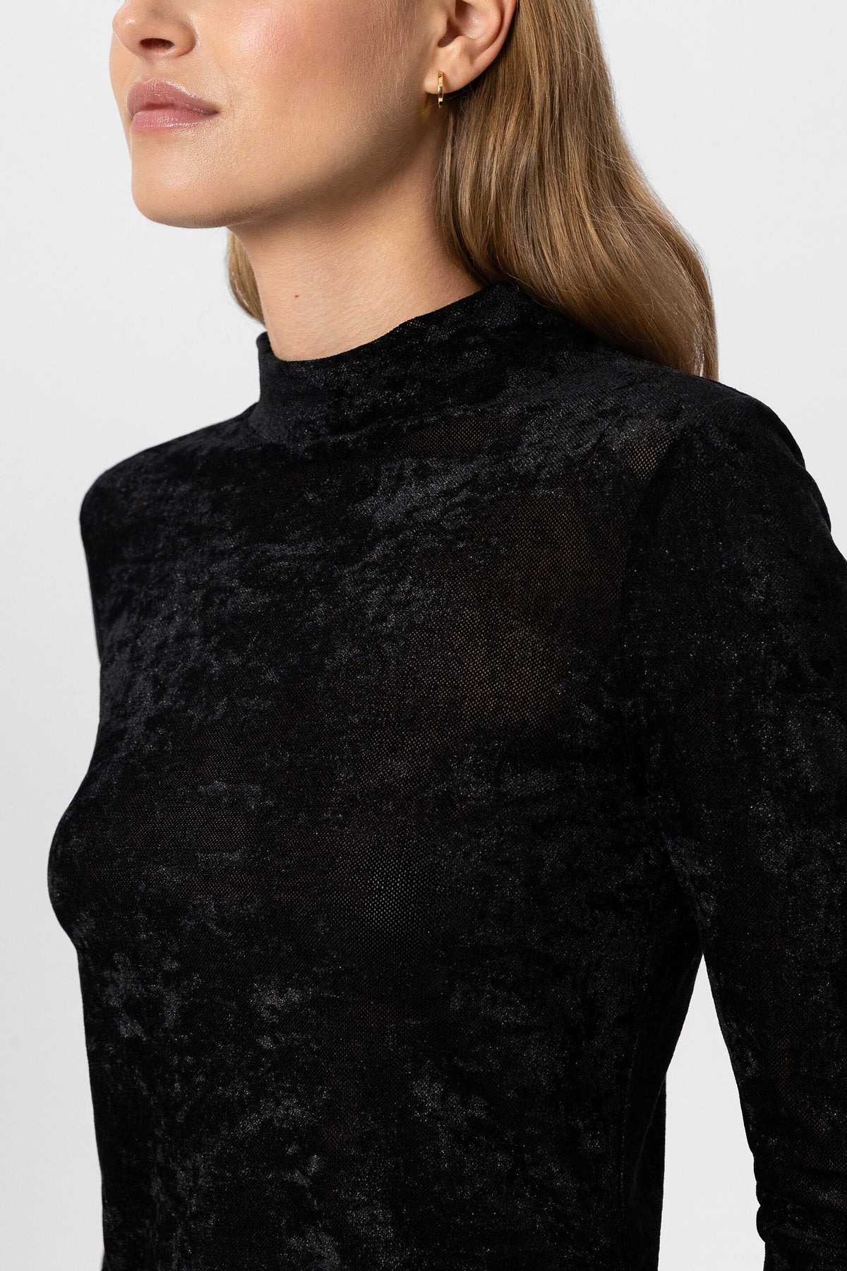 Longsleeve-Turtleneck - deep black - Standard | Model Detail