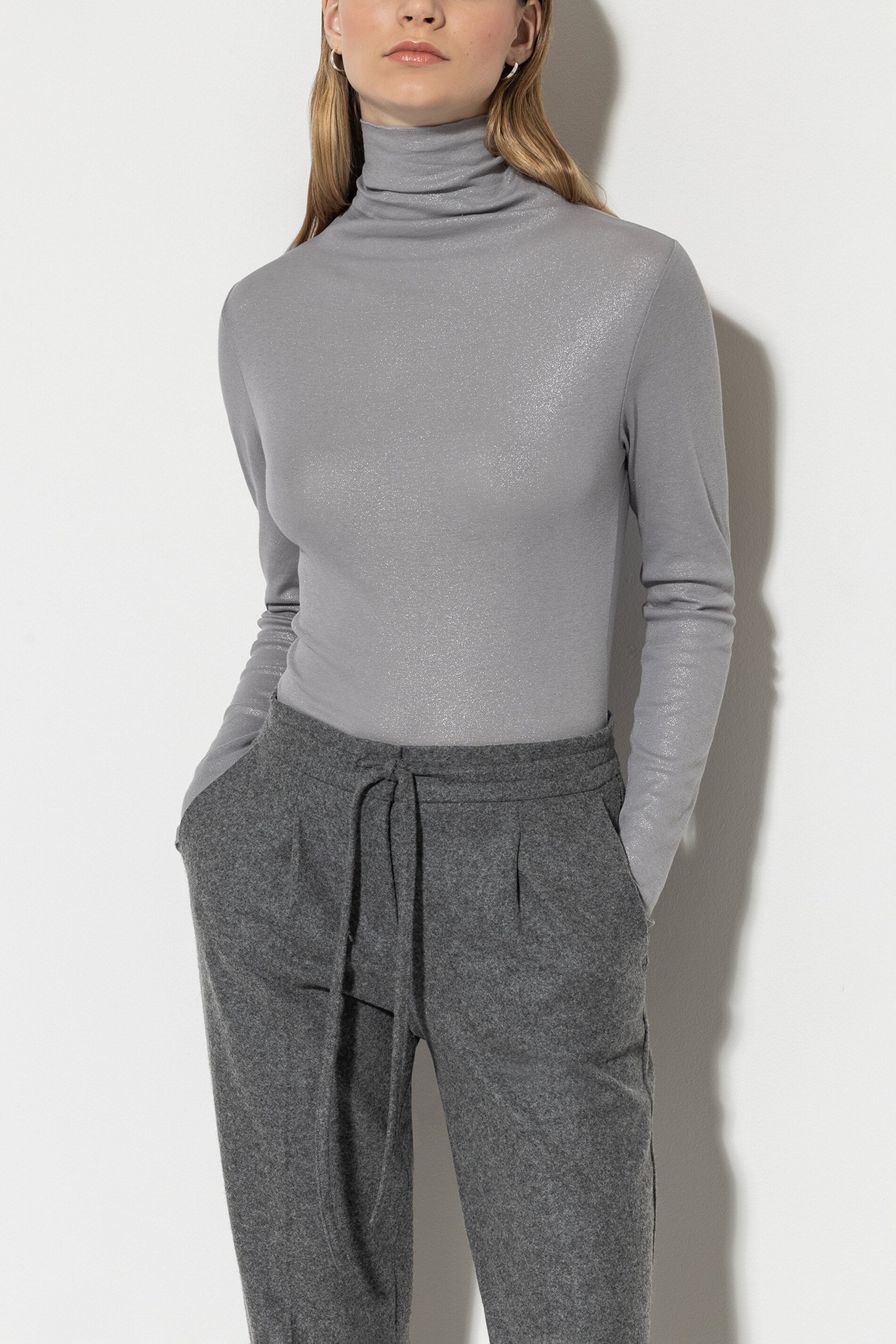 Glitter-Rollkragenshirt - silver grey - Standard | Model Front