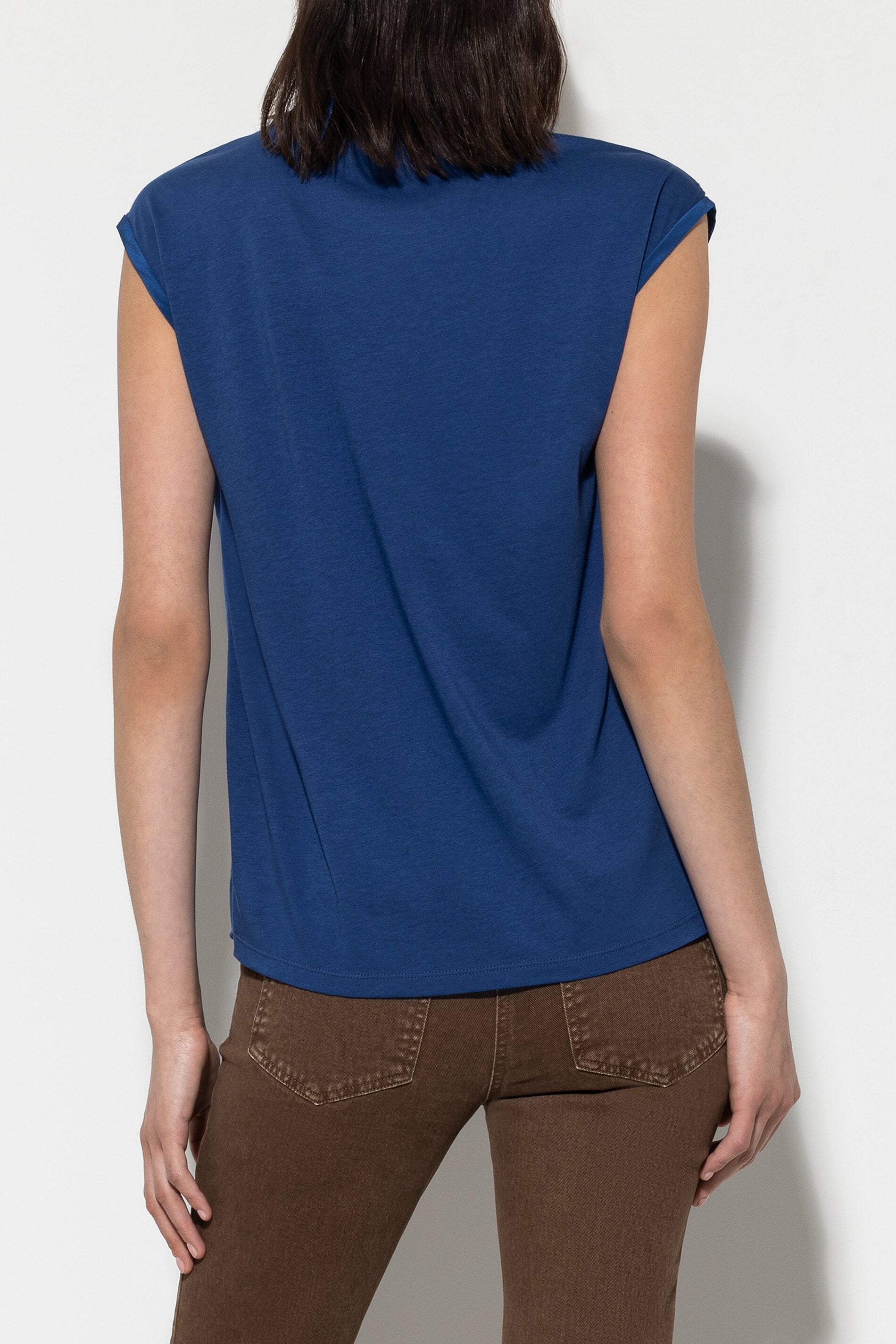 Basic-Top mit Rippdetail - deep blue - Standard | Model Rück