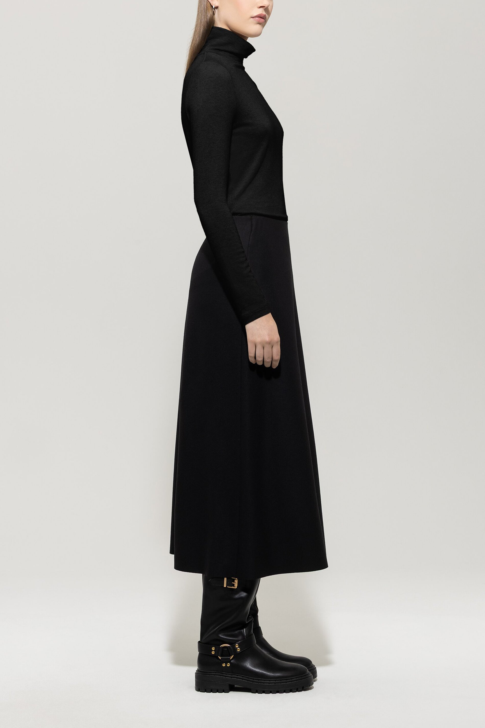 Langarm-Rolli - deep black - Standard | Model Seite