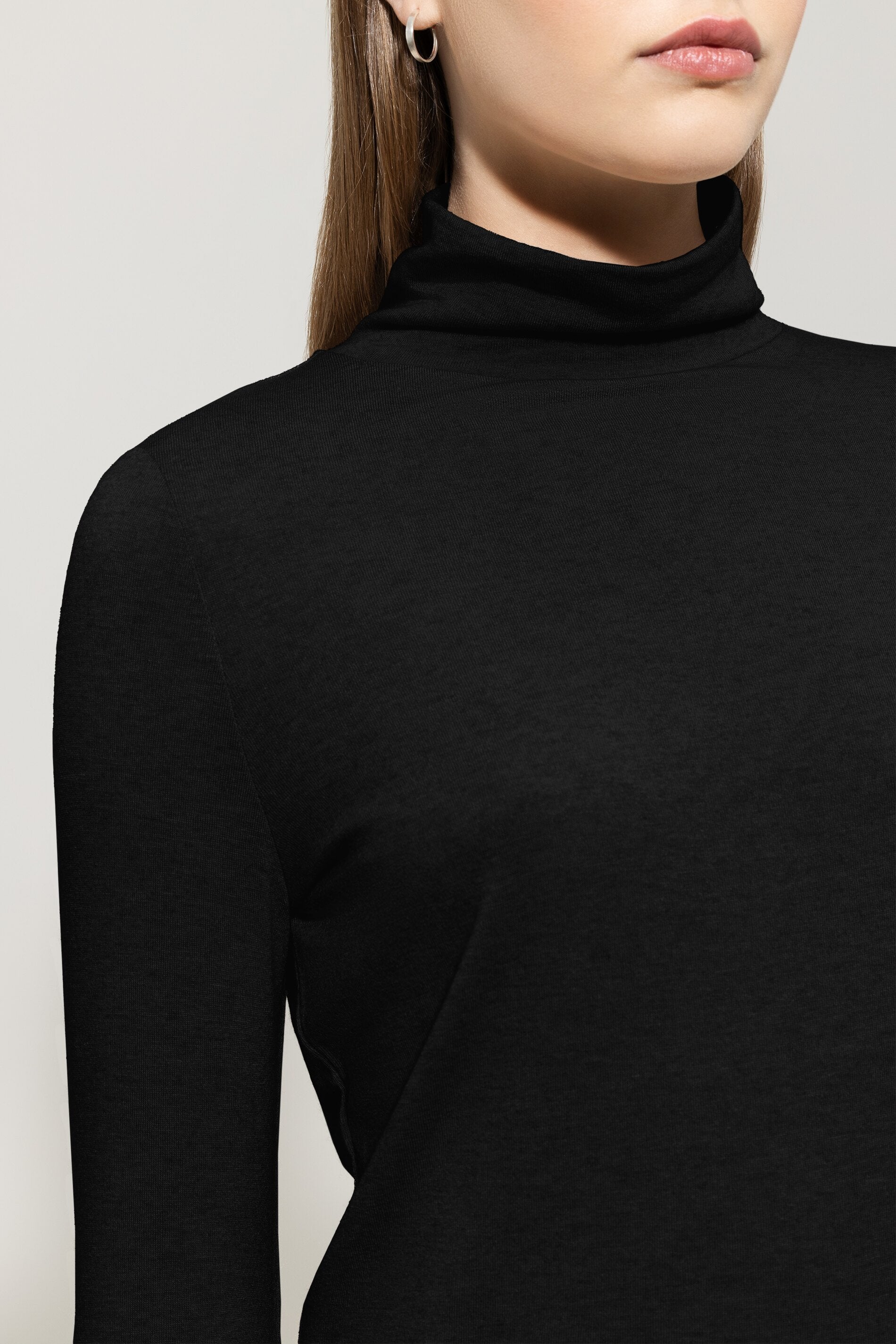 Langarm-Rolli - deep black - Standard | Model Detail