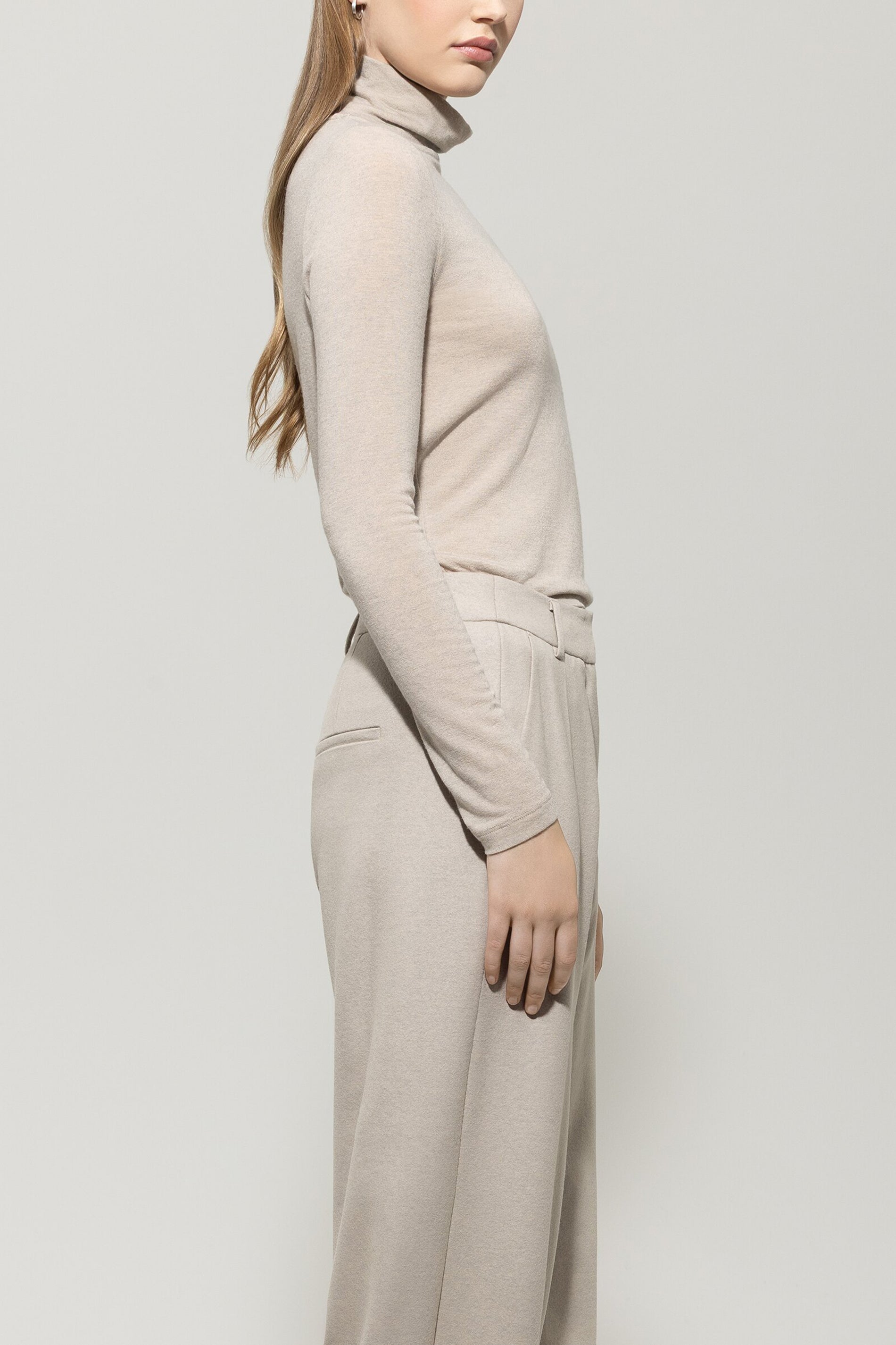 Langarm-Rolli - oyster - Standard | Model Seite