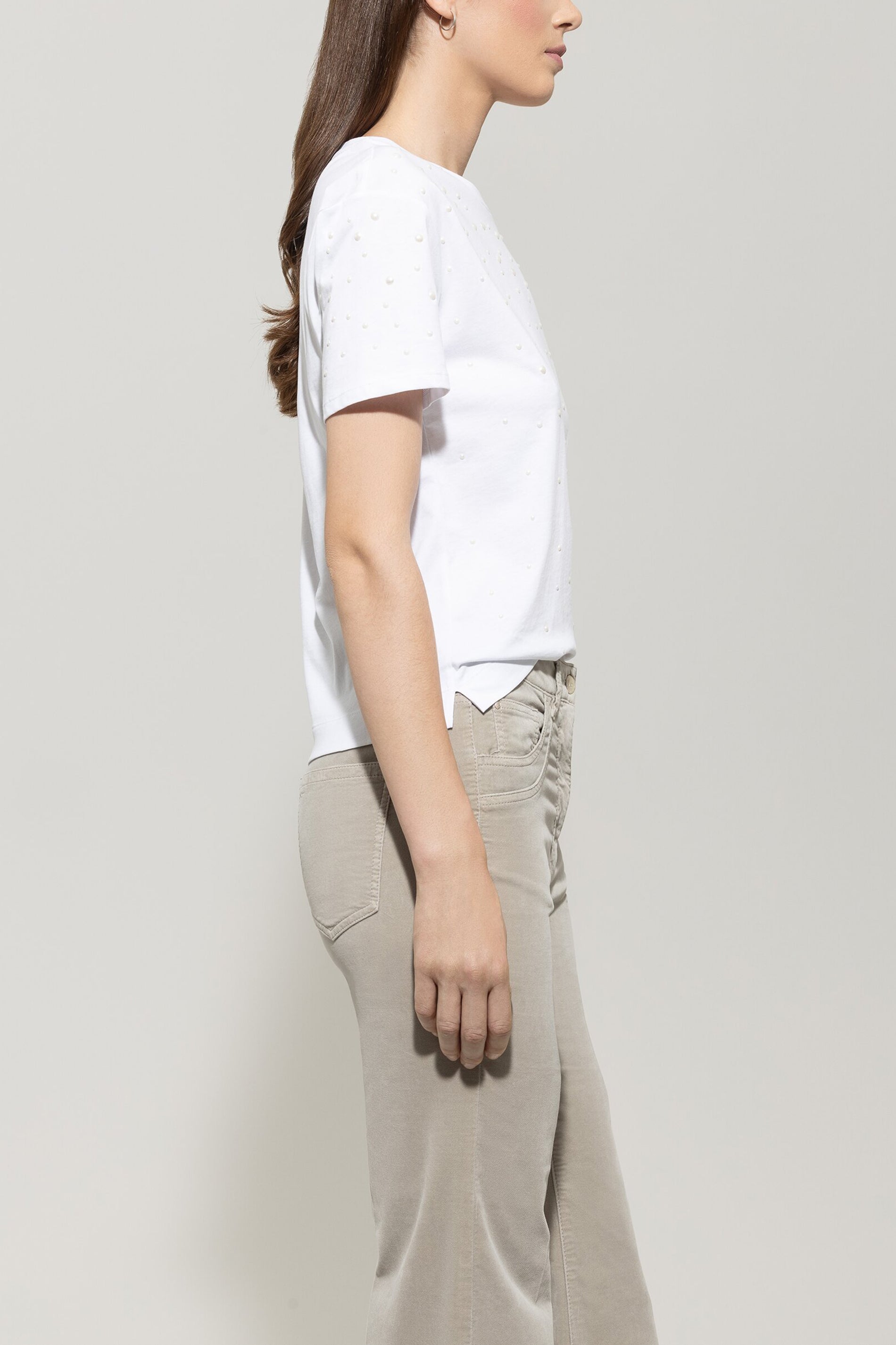 T-Shirt mit Perlen - bleached white - Standard | Model Seite
