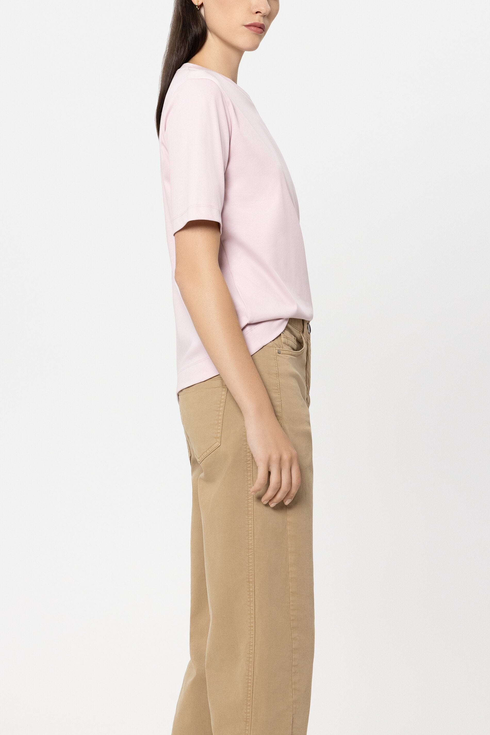 Basic-T-Shirt - creamy blush - Standard | Model Seite