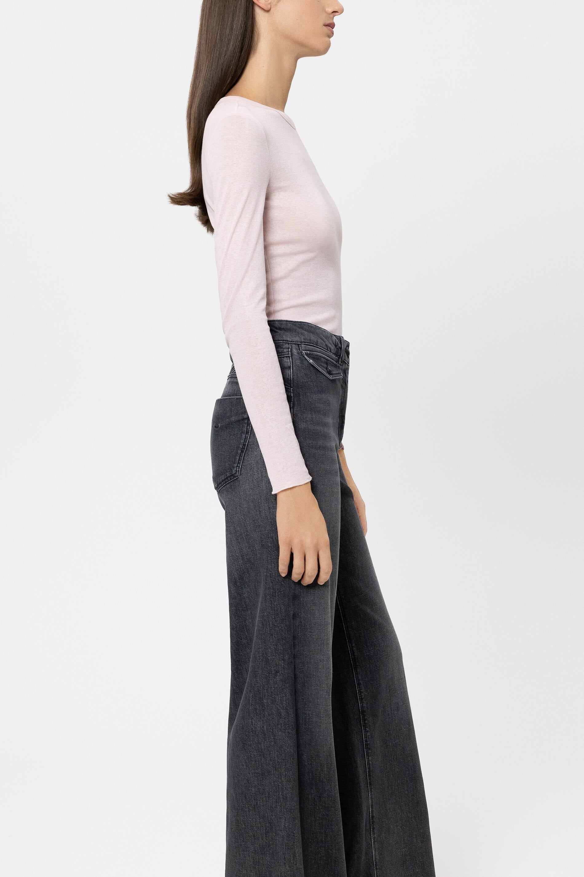 Glanz-Rundhalsshirt - creamy blush - Standard | Model Seite