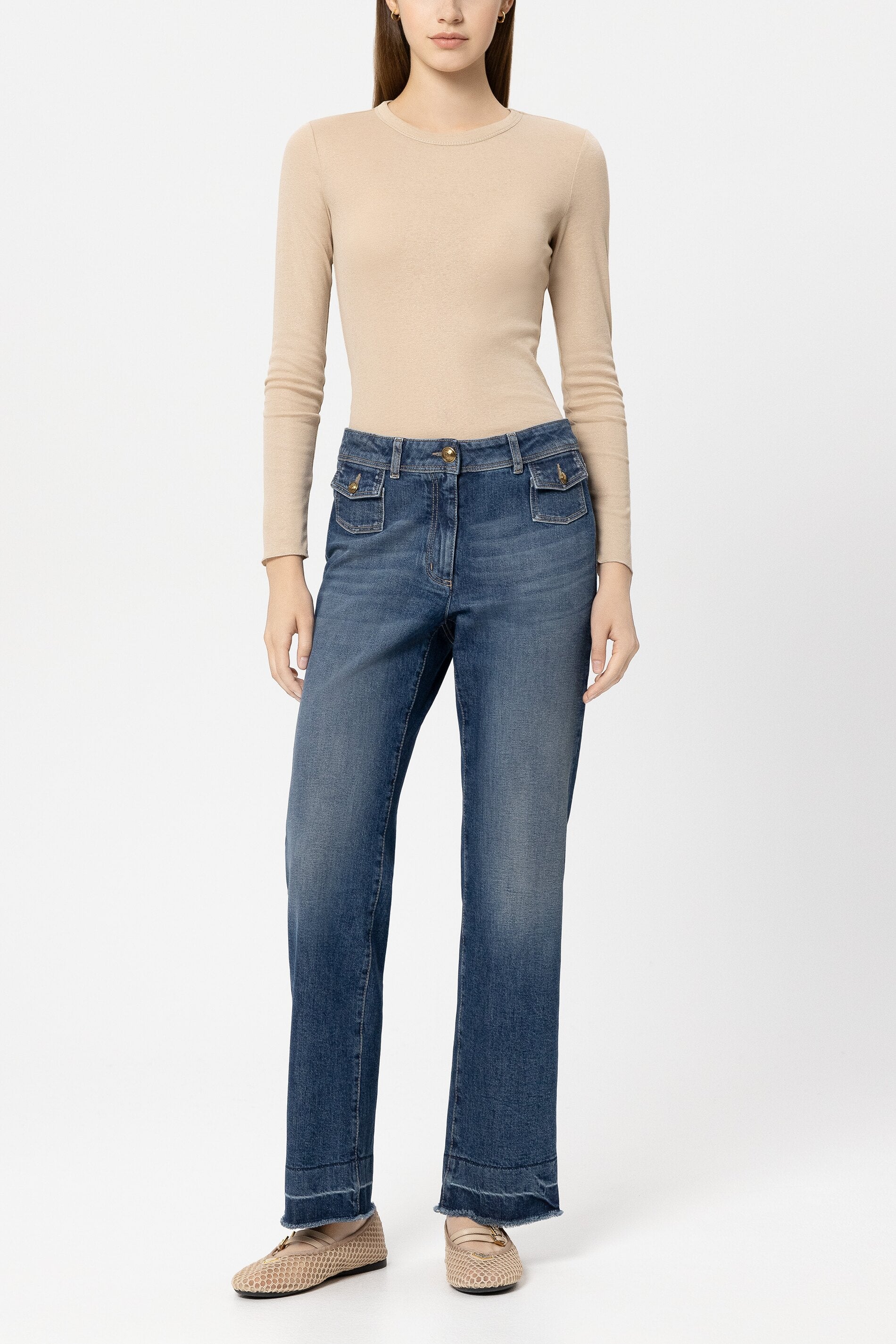 Glanz-Rundhalsshirt - soft camel - Standard | Model Front