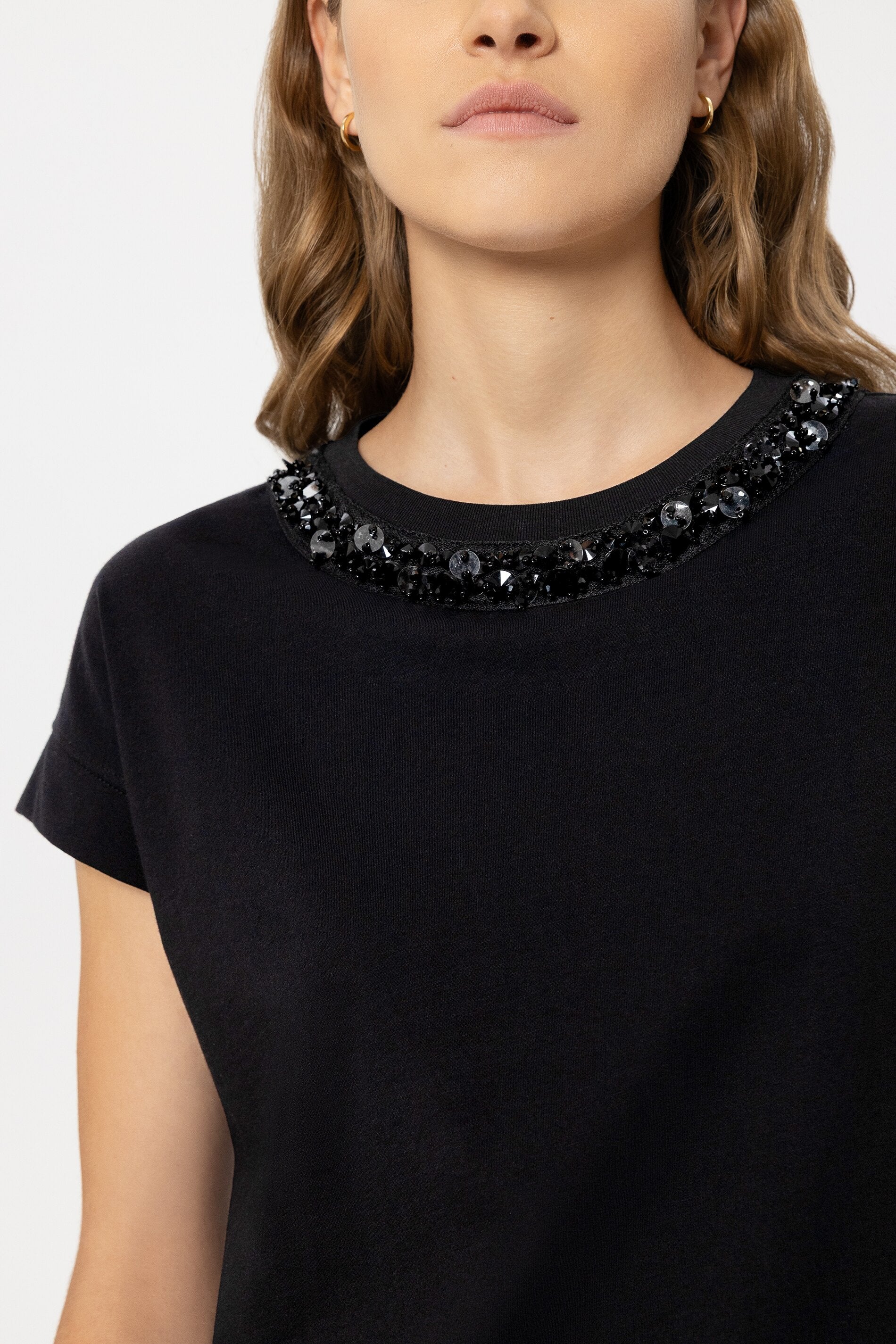T-Shirt mit Schmucksteinen - black - Standard | Model Detail