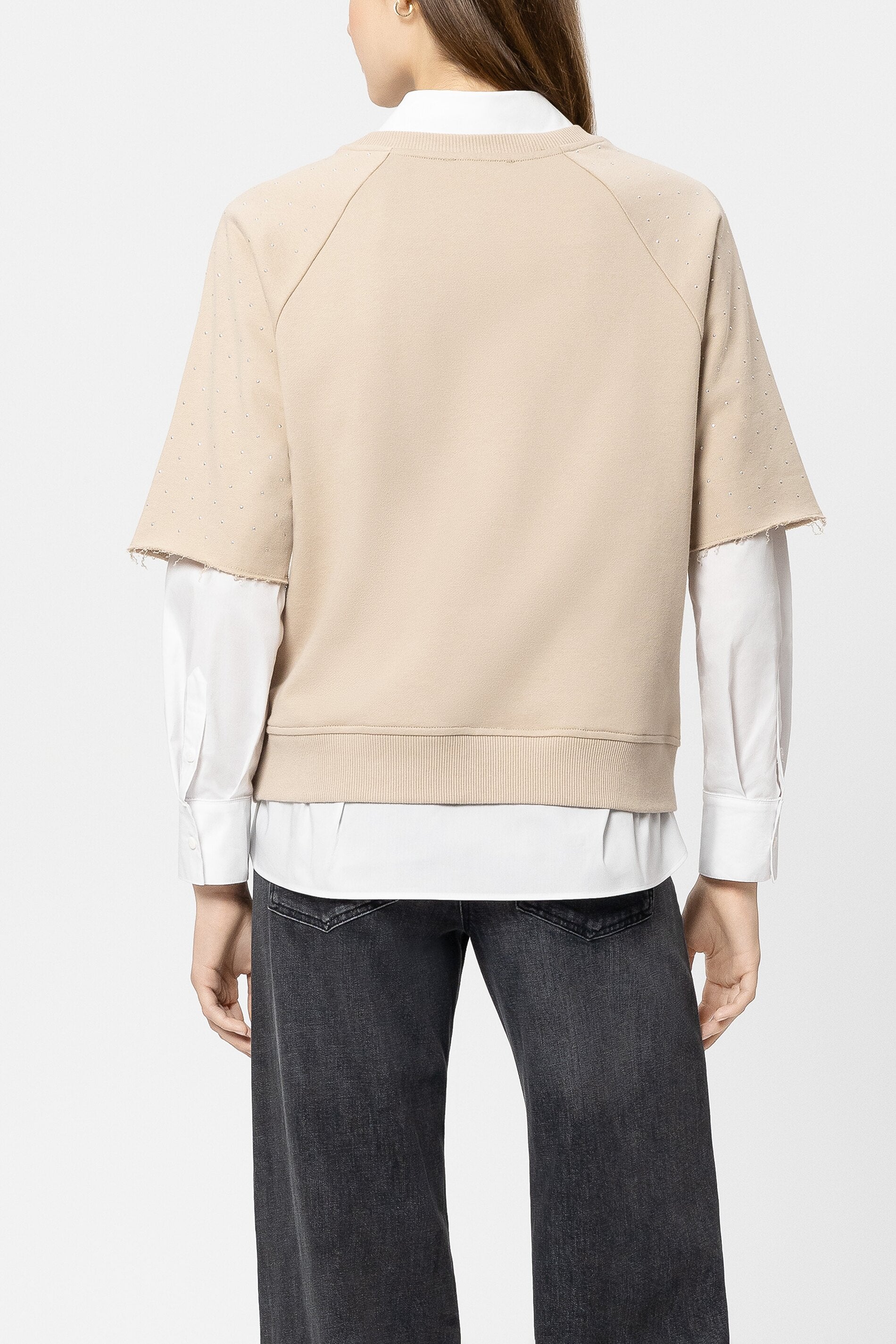 Sweatshirt mit Schmucksteinen - soft camel - Standard | Model Rück