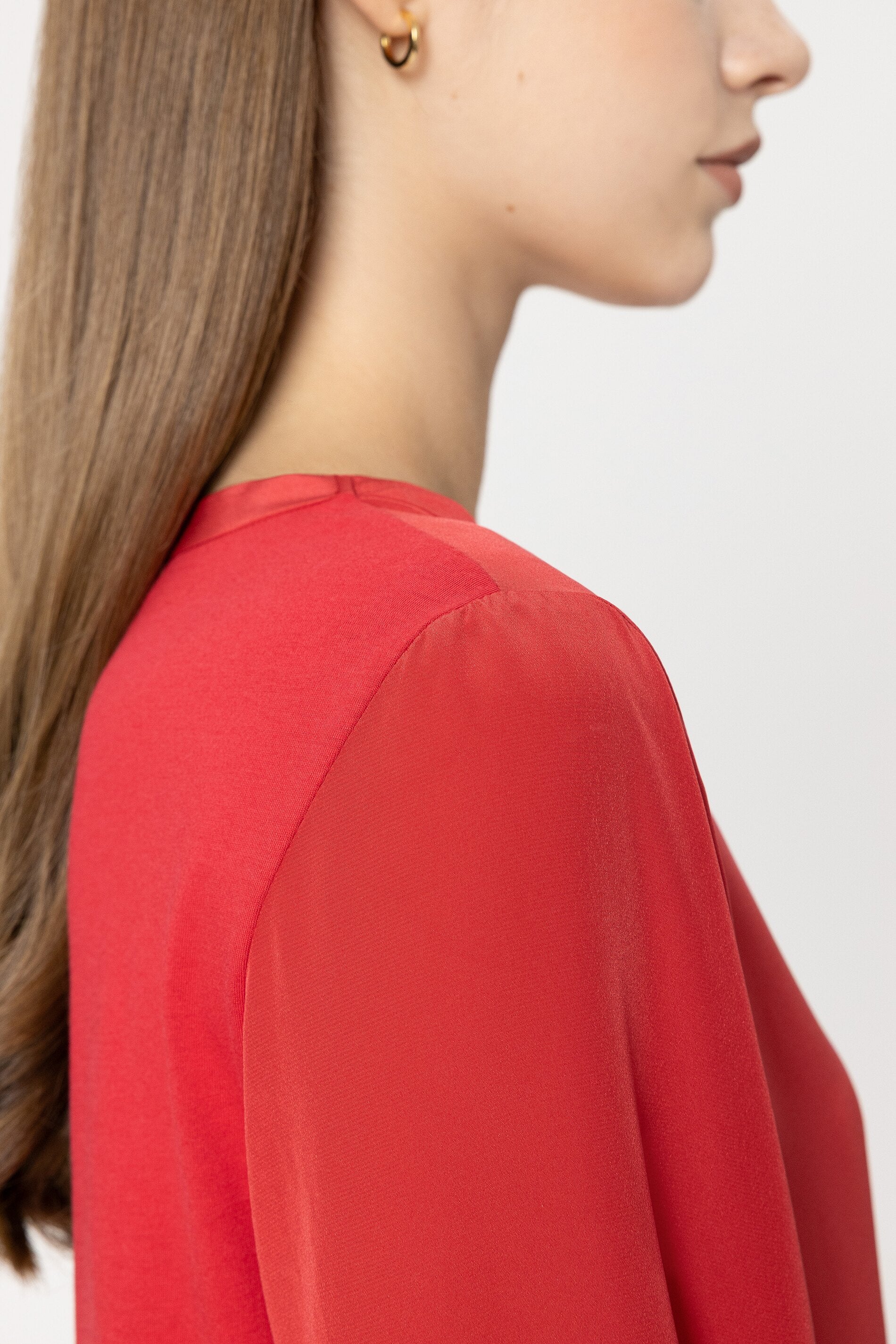 Langarm-Shirt mit Patch - cherry red - Standard | Model Detail