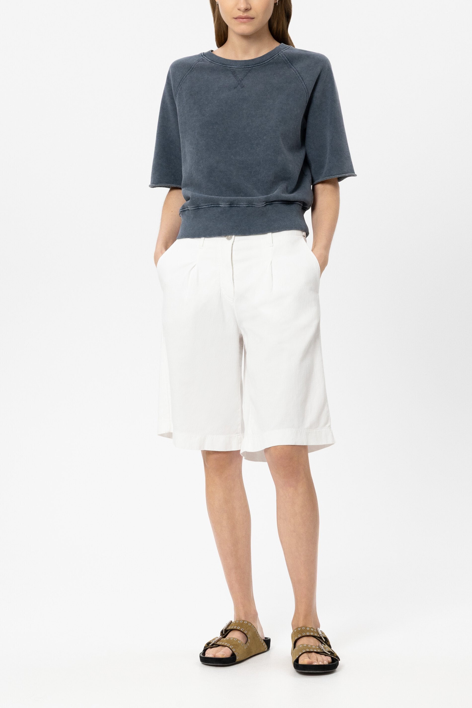 Round neck sweatshirt - tinted blue - Standard