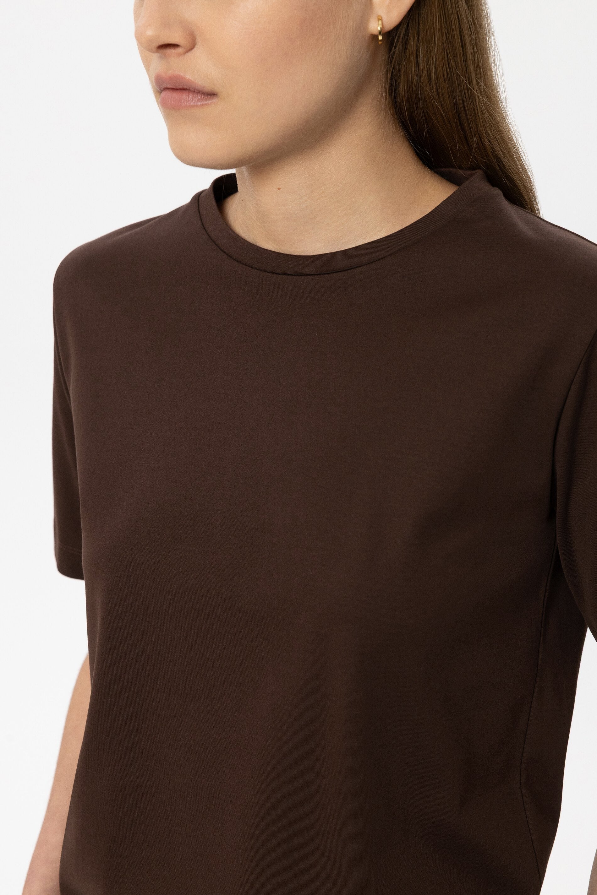 T-Shirt aus Organic-Cotton - marone - Standard | Model Detail