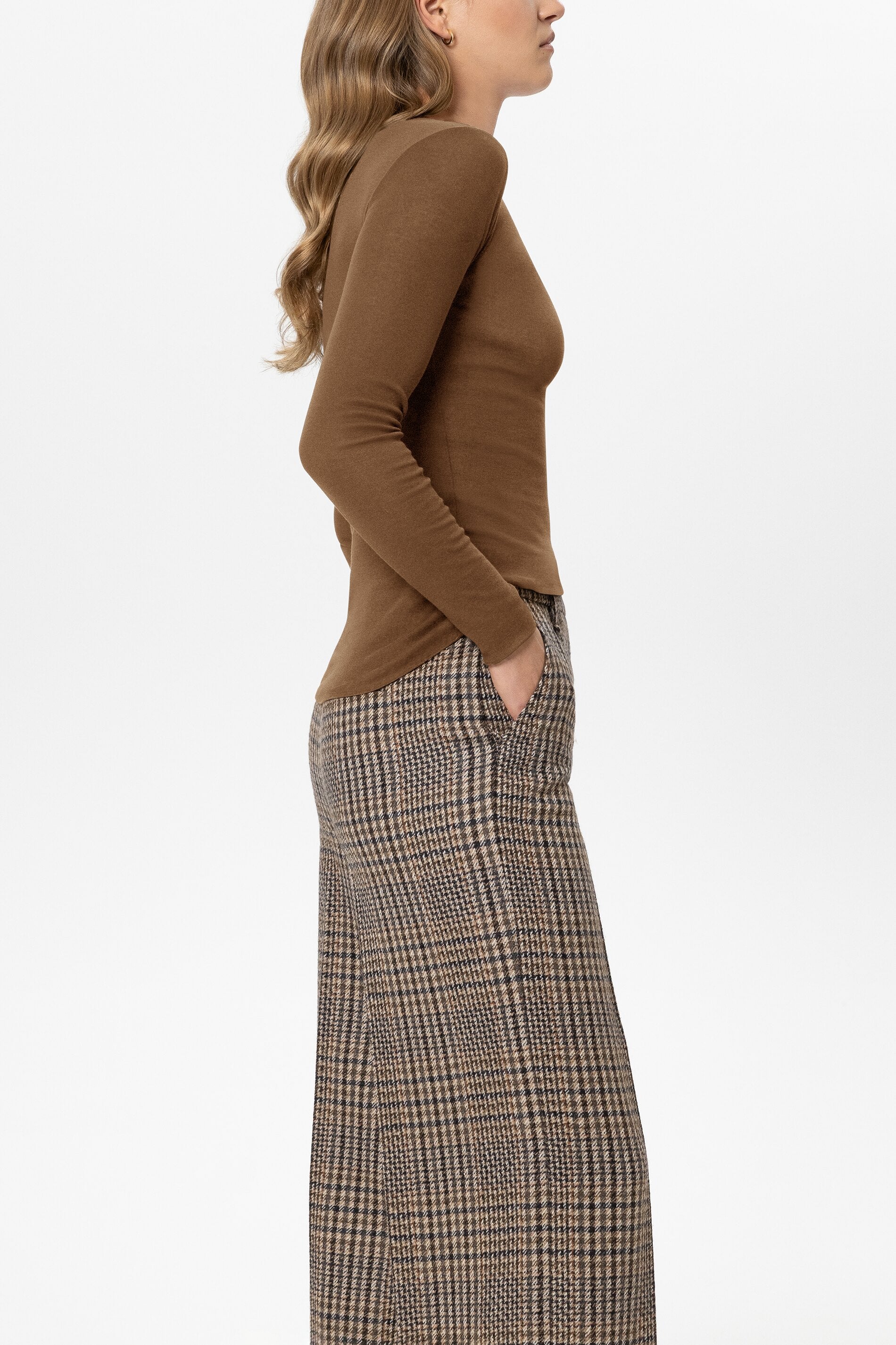 Ripp-Rundhals-Shirt - caramel - Standard | Model Seite