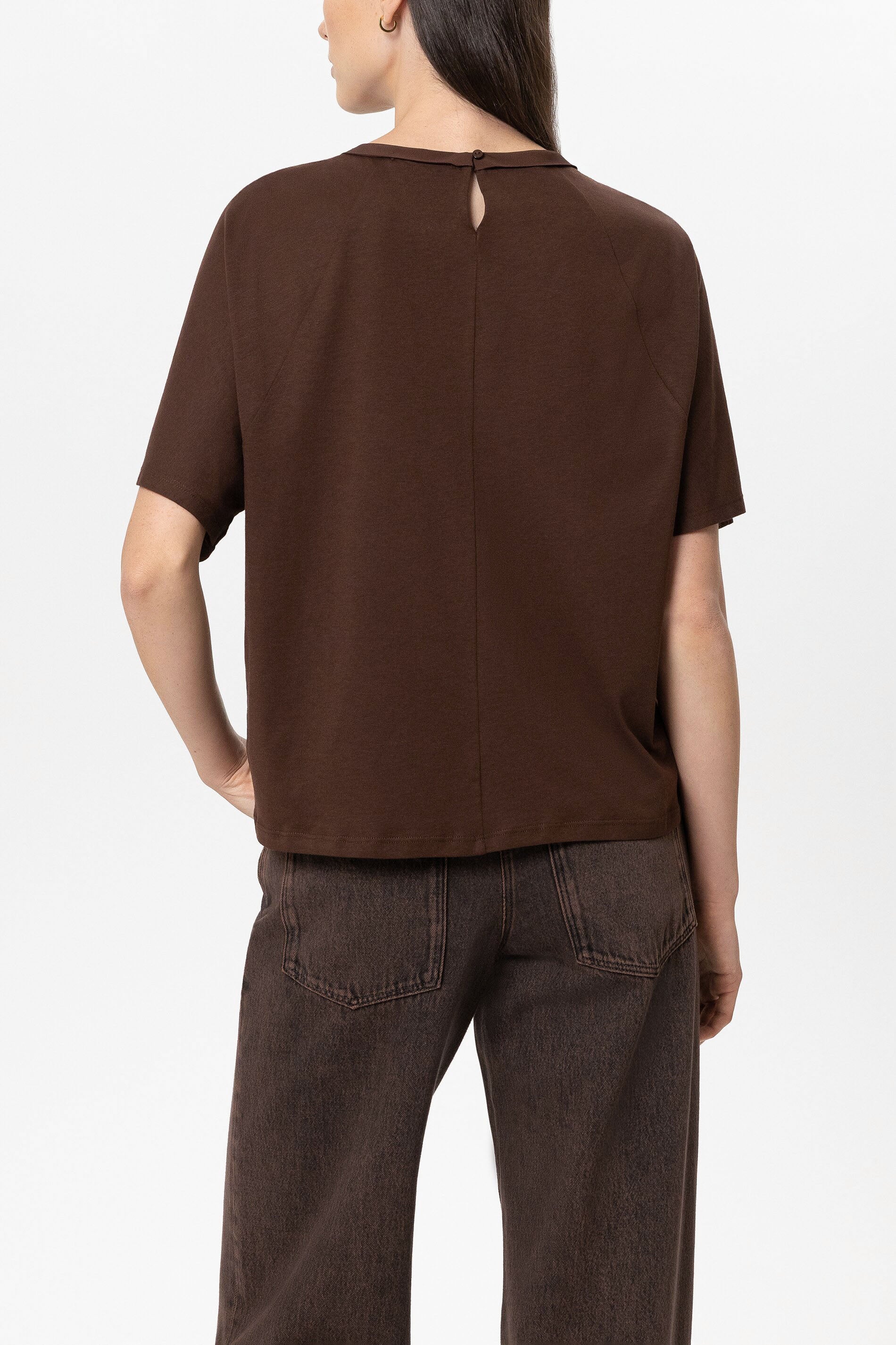 T-Shirt aus Seiden-Mix - marone - Standard | Model Rück