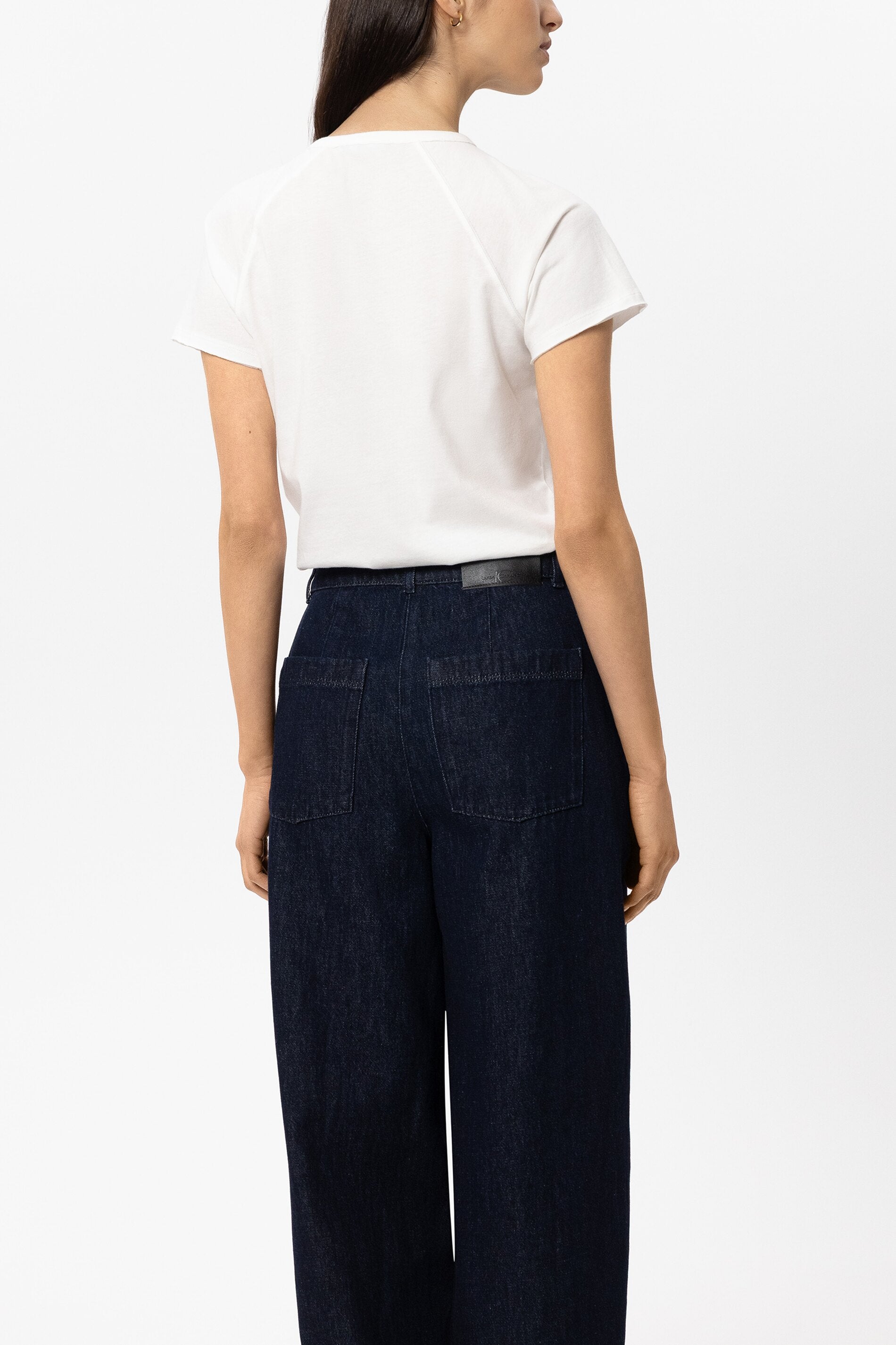 T-Shirt mit Schmucksteinen - off-white - Standard | Model Rück