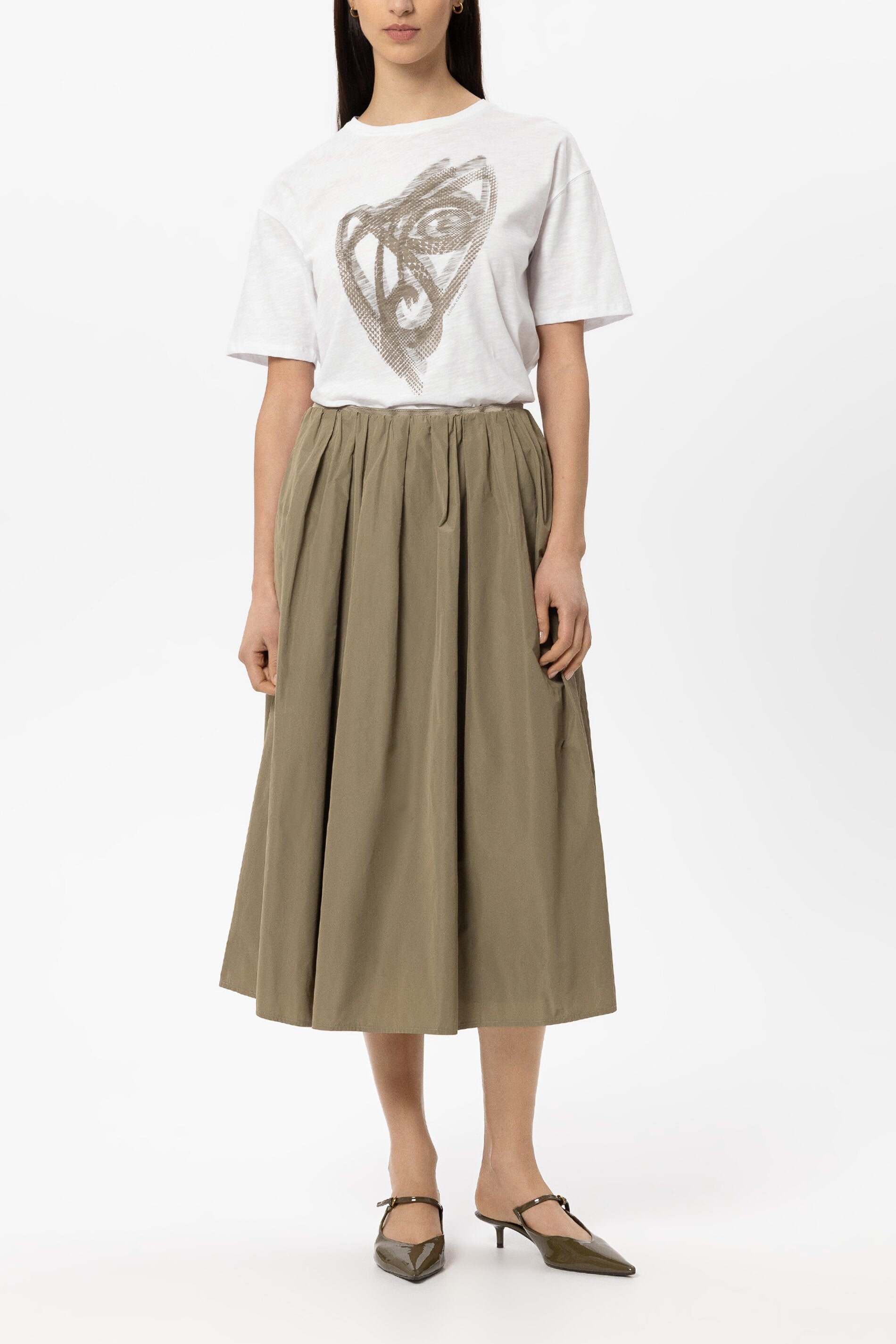 T-Shirt mit Frontprint - white - Standard | Model Front