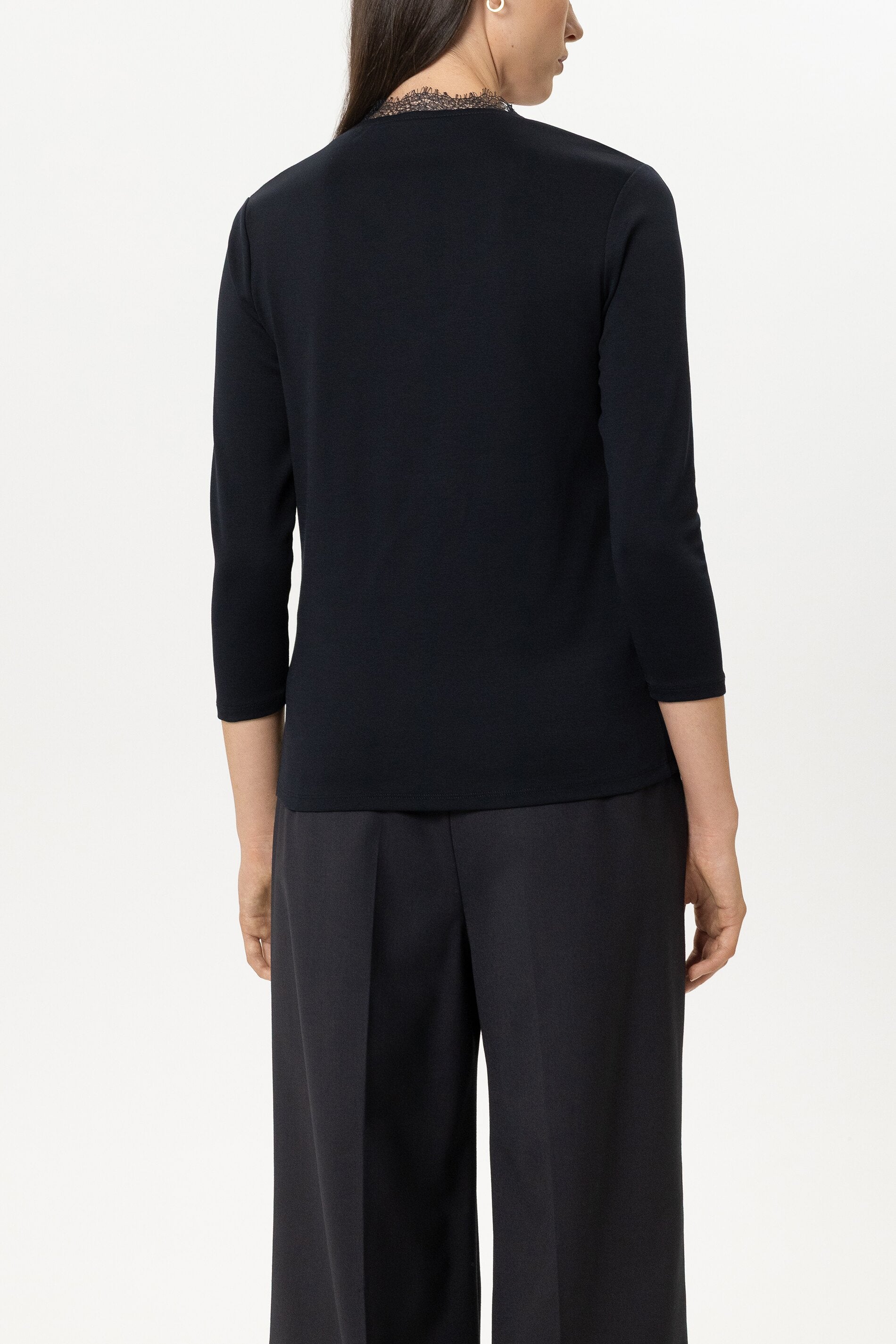 V-Neck-Shirt mit Spitze - winter navy - Standard | Model Rück