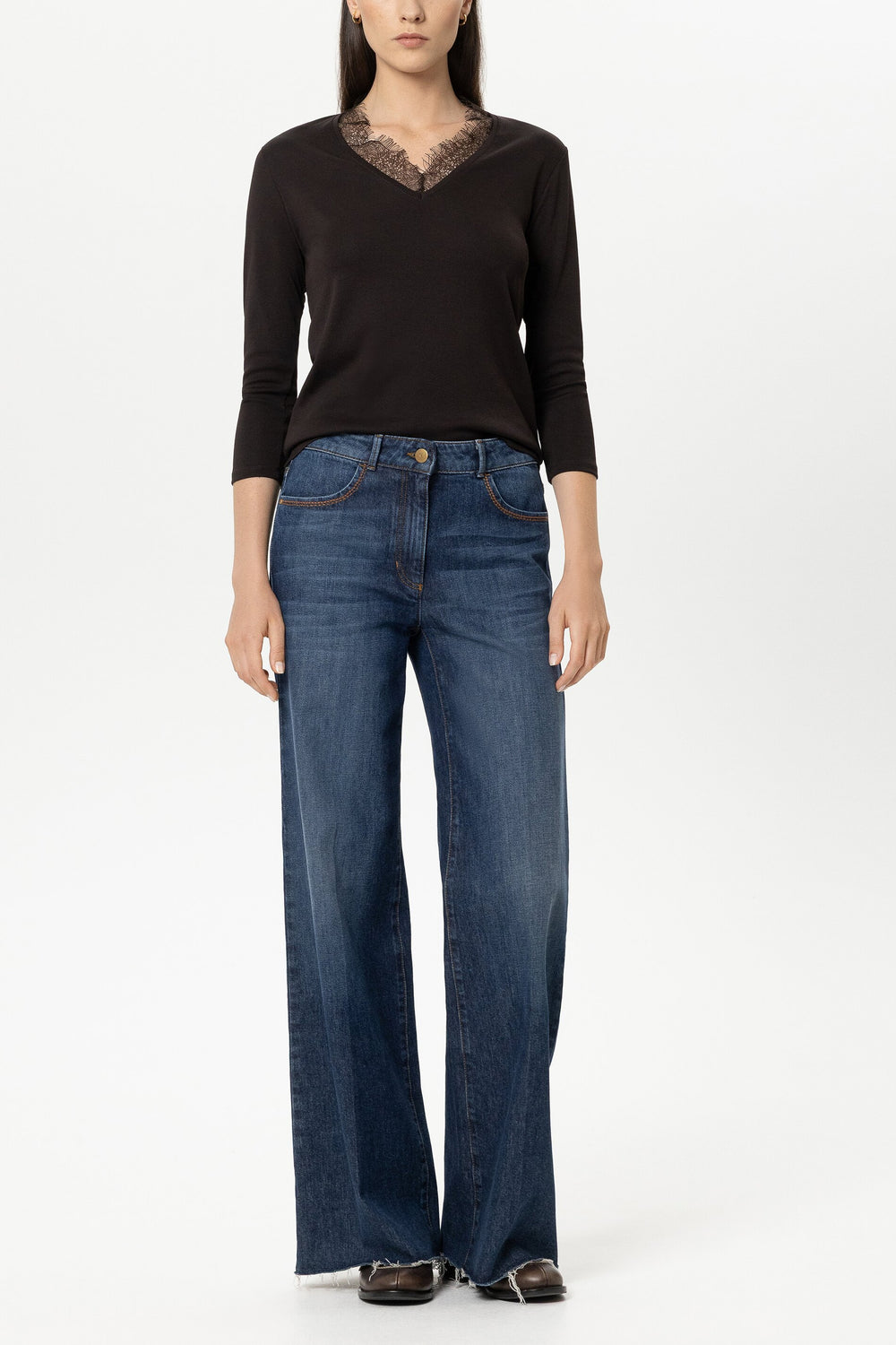 V-Neck-Shirt mit Spitze - truffle - Standard