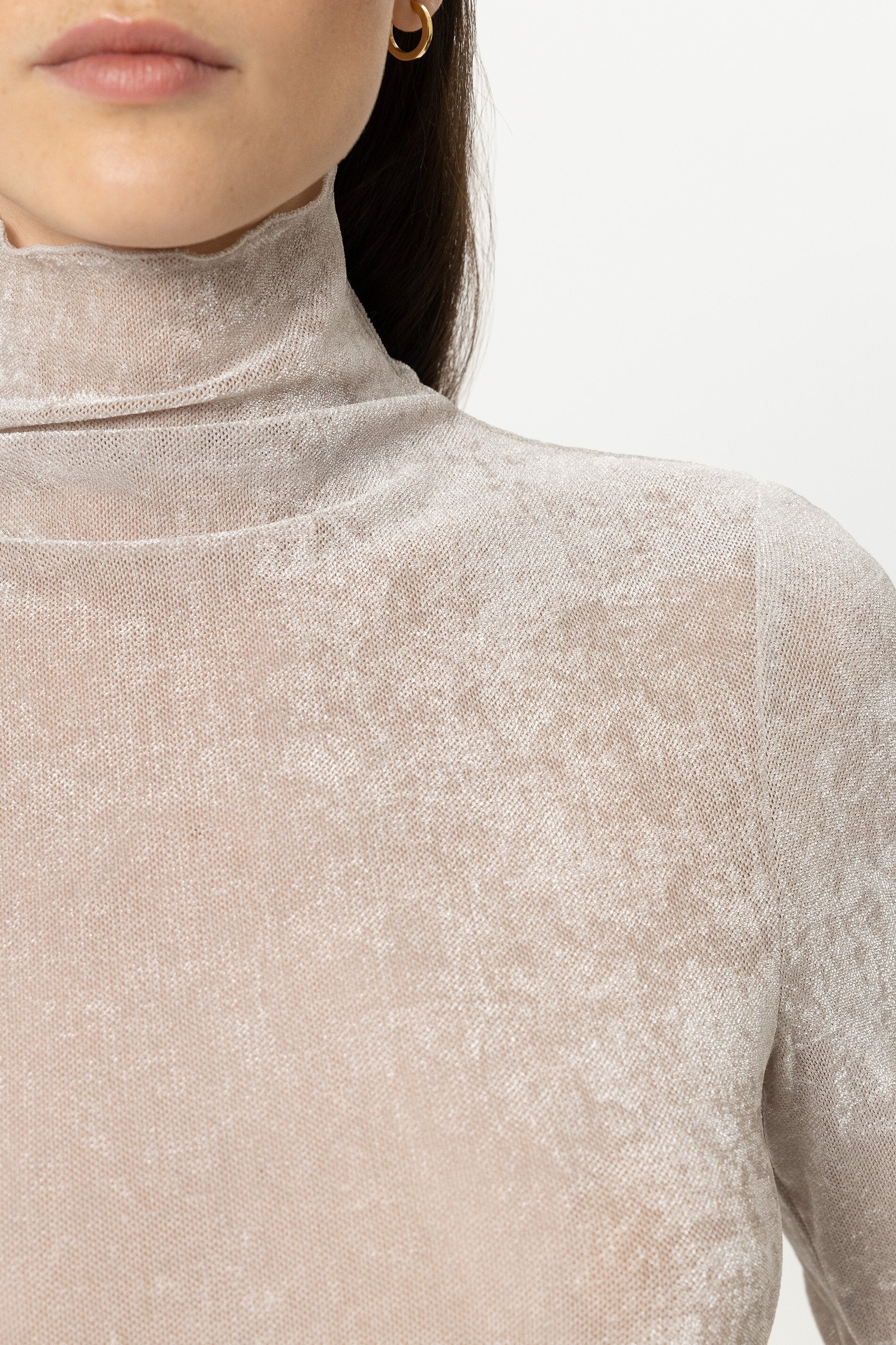 Samt-Turtleneck-Shirt - pearl - Standard | Model Detail