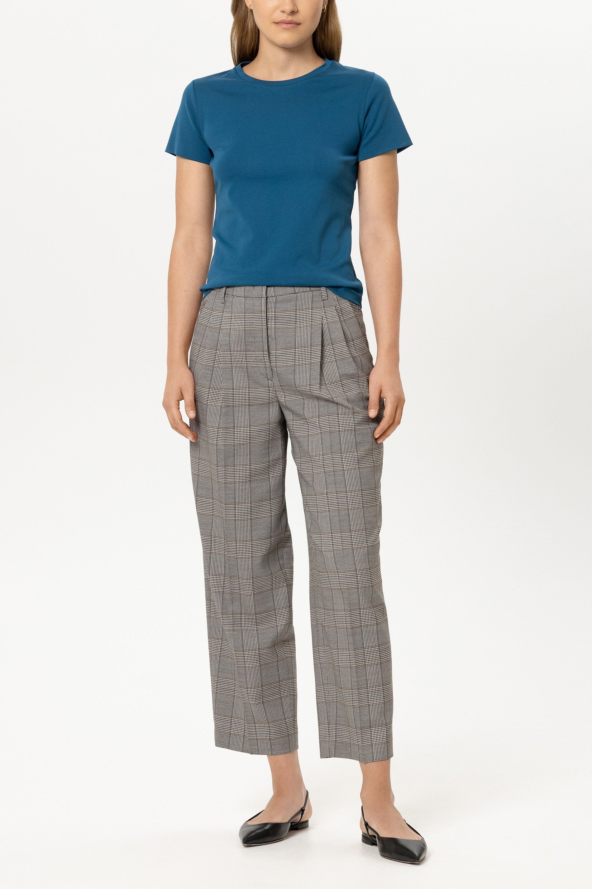 Basic-T-Shirt - sapphire - Standard | Model Front