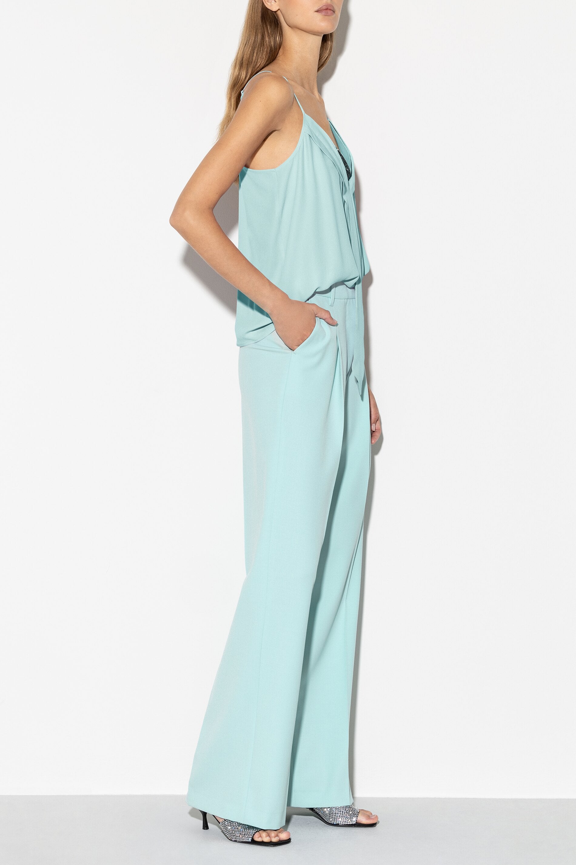 Camisole-Top aus Seiden-Mix - mineral aqua - Standard | Model Seite