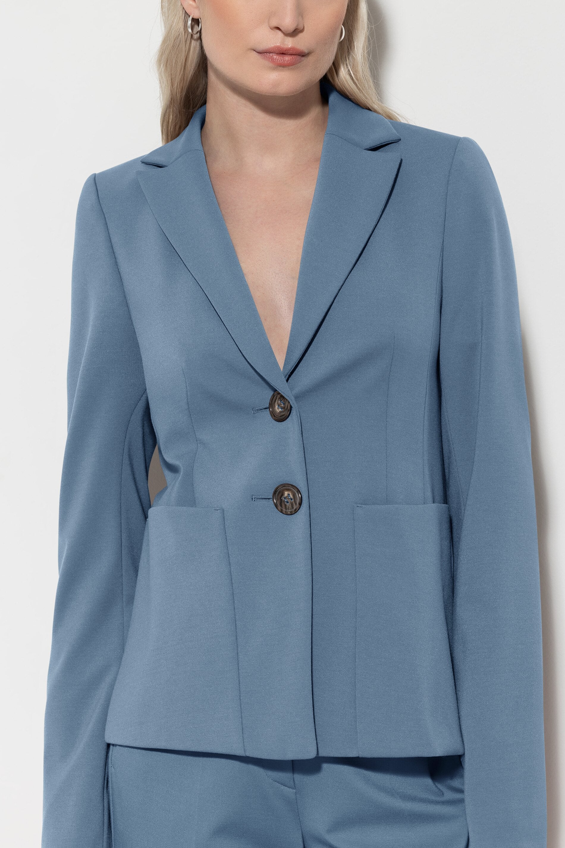 Blazer aus Punto-Milano - smoky blue - Standard | Model Front