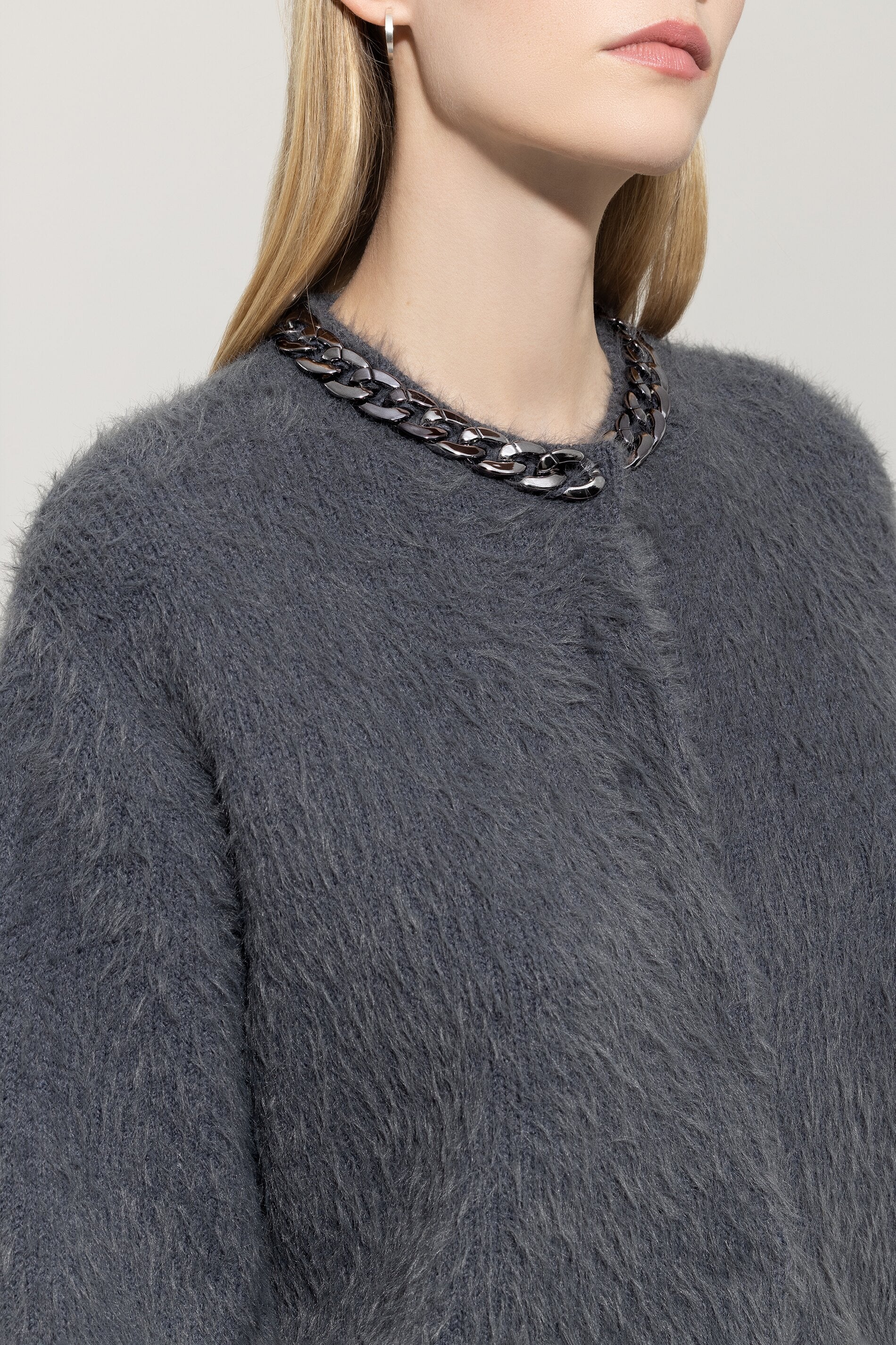 Cardigan mit Chunky-Chain - urban grey - Standard | Model Detail