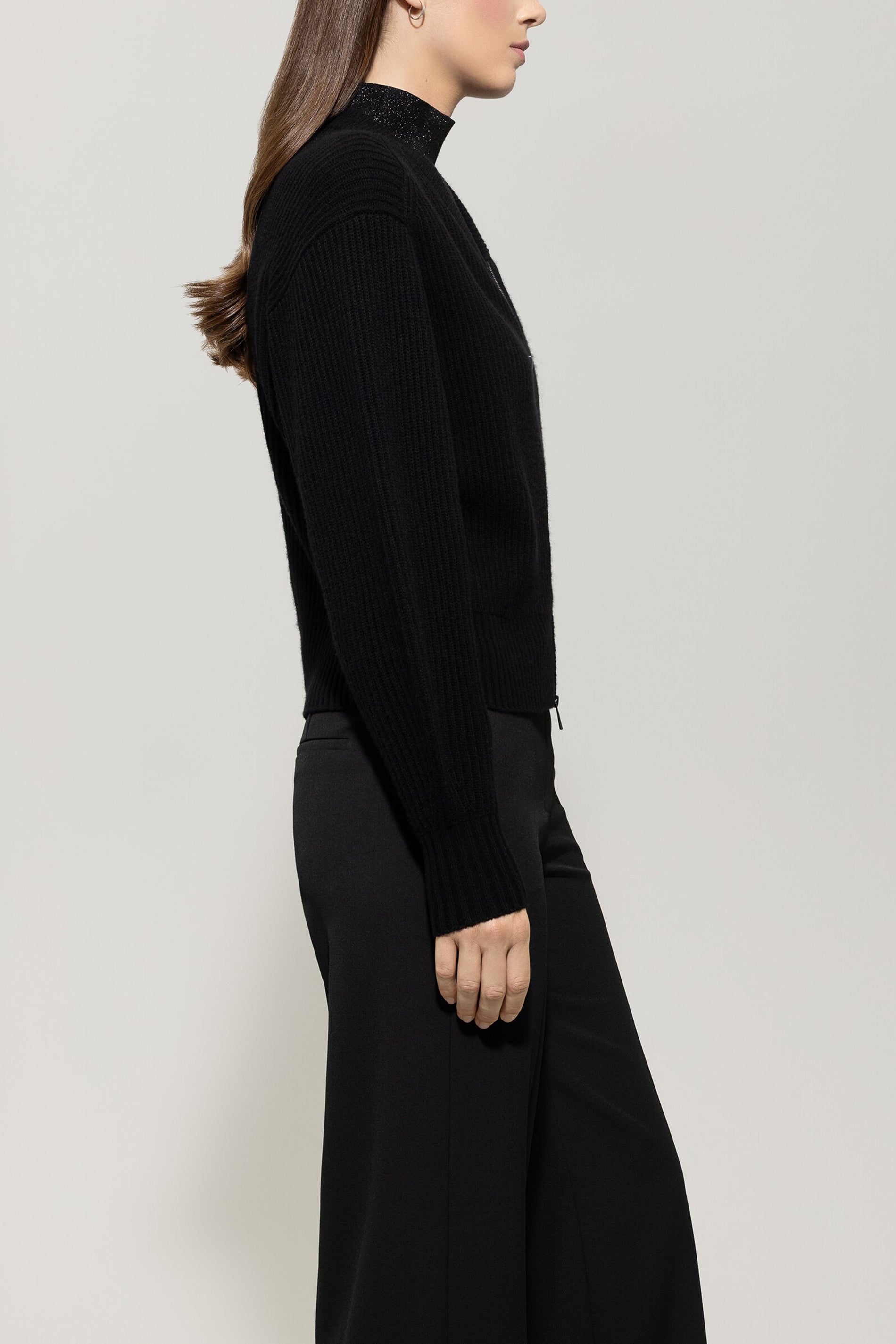 Cardigan in Blouson-Optik - deep black - Standard | Model Seite