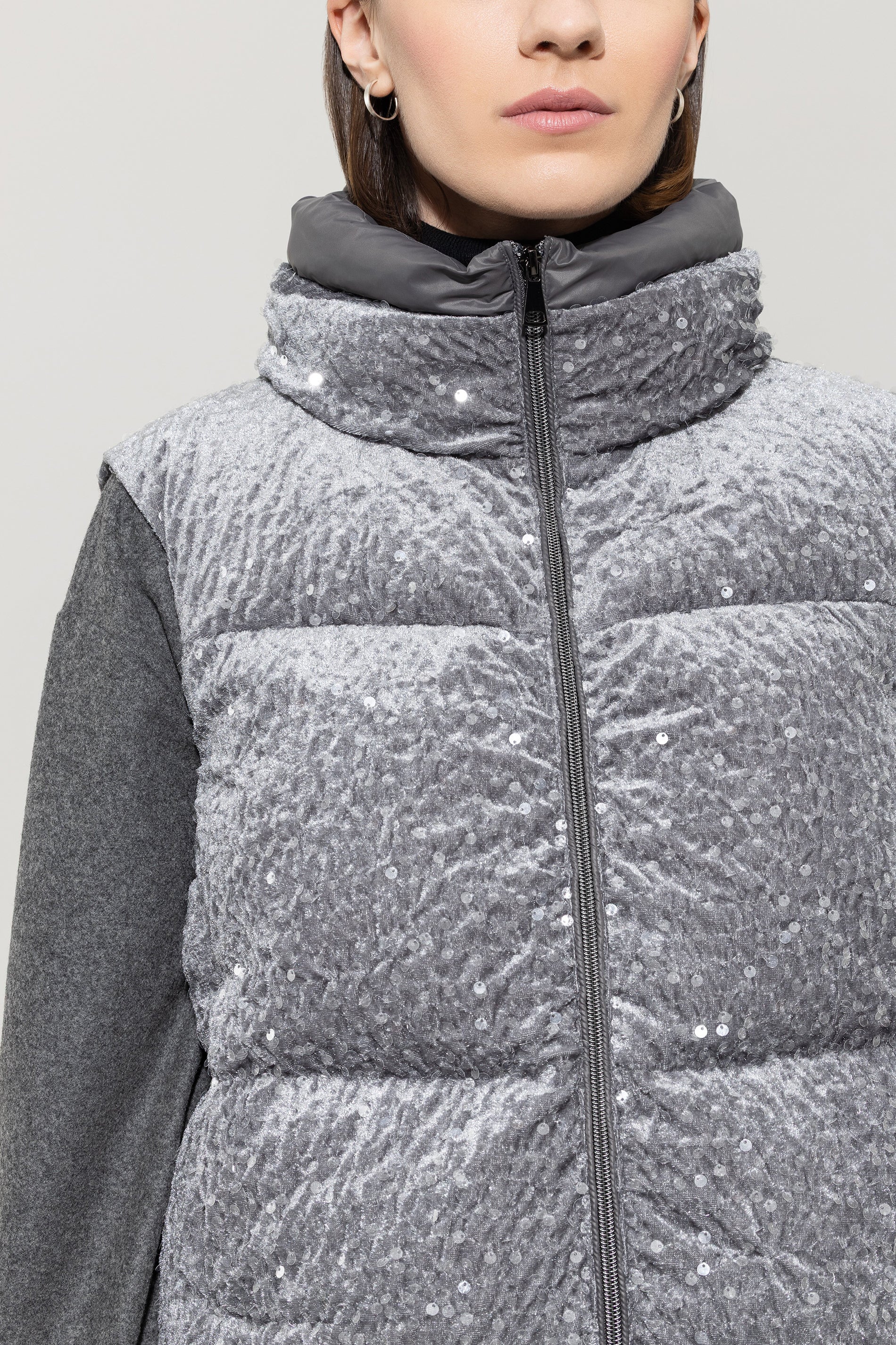 Samt-Daunenweste - urban grey - Standard | Model Detail