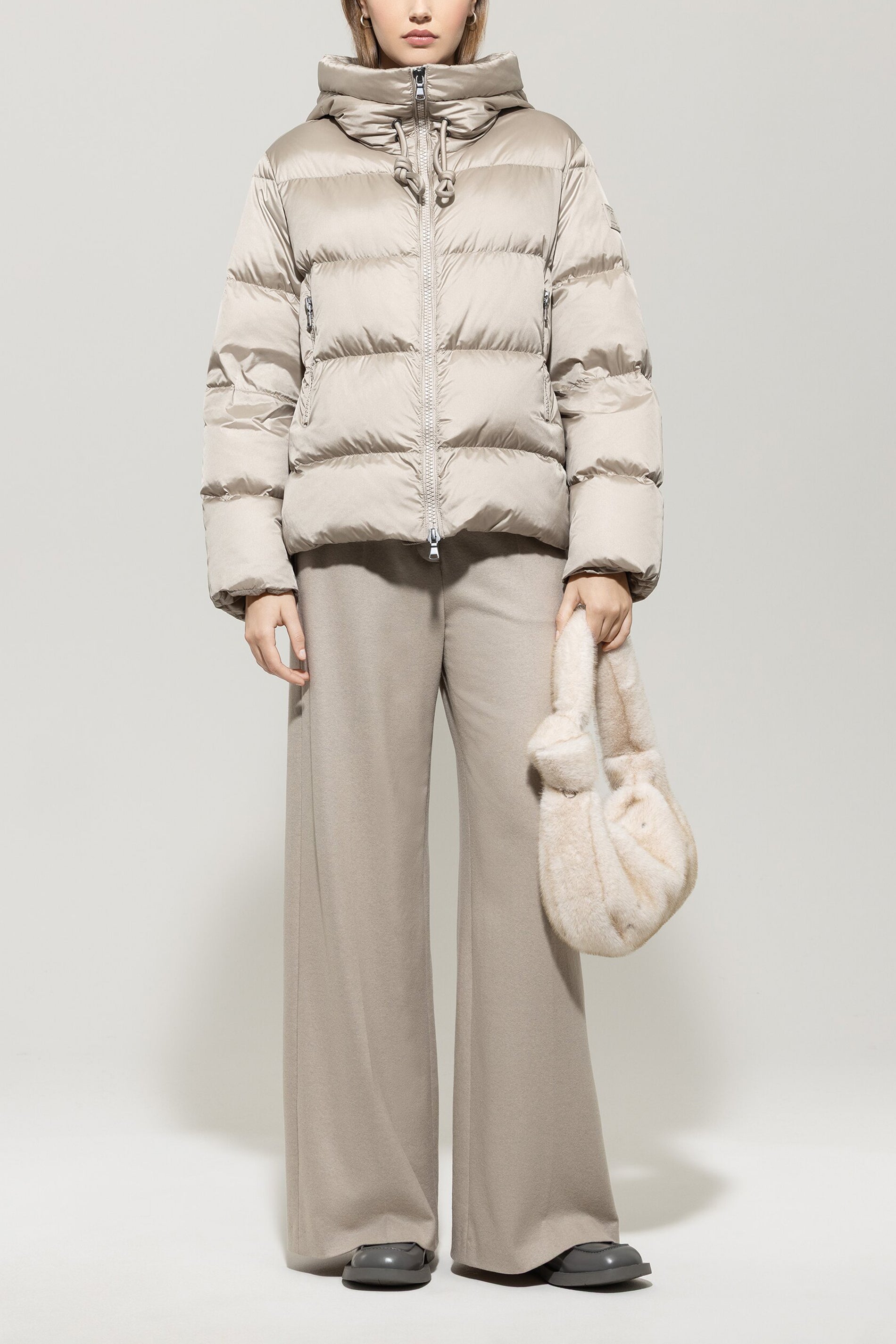 Outdoor-Daunenjacke - oyster - Standard | Model Front