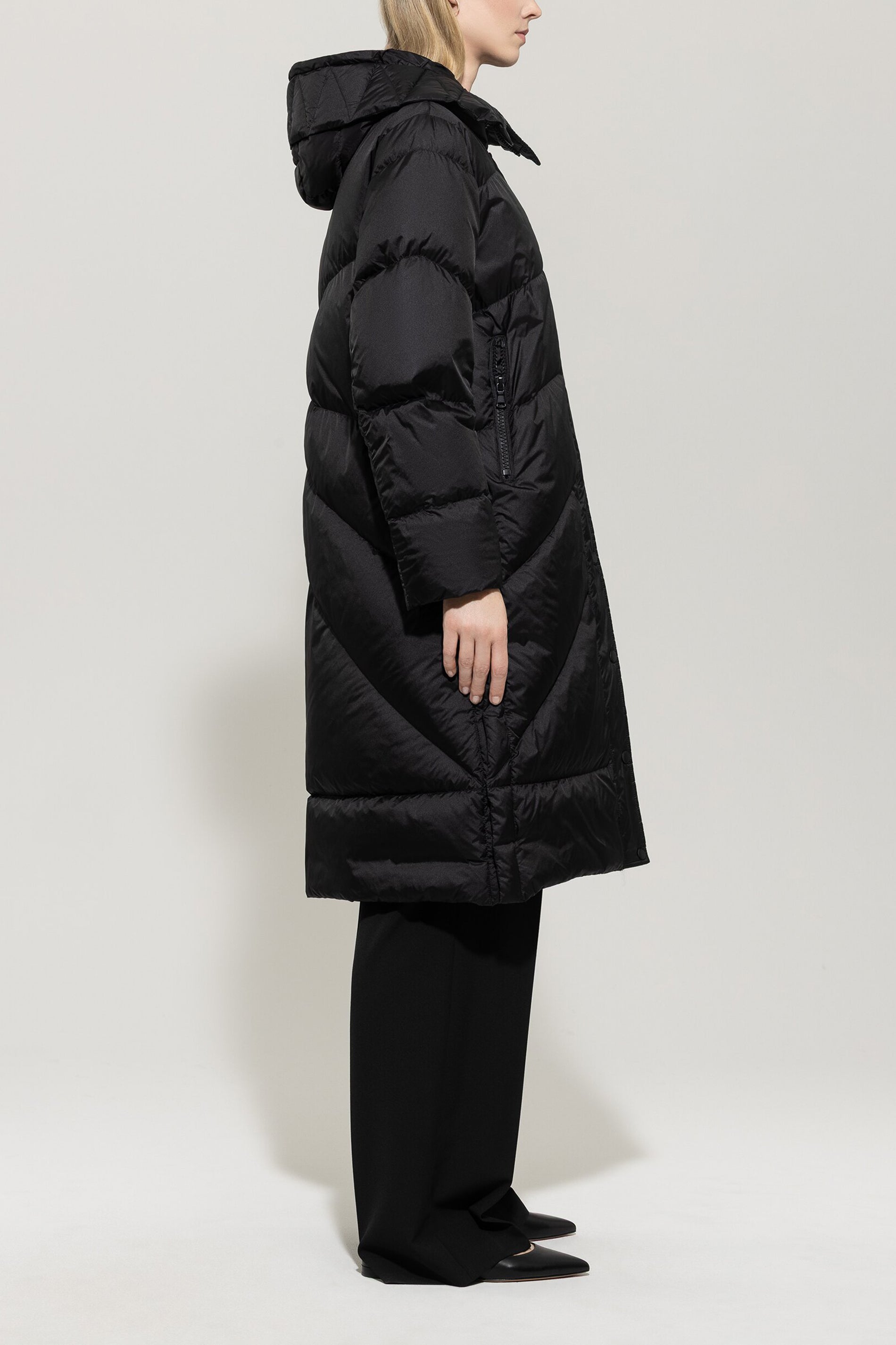 Outdoor-Daunenmantel - black - Standard | Model Seite