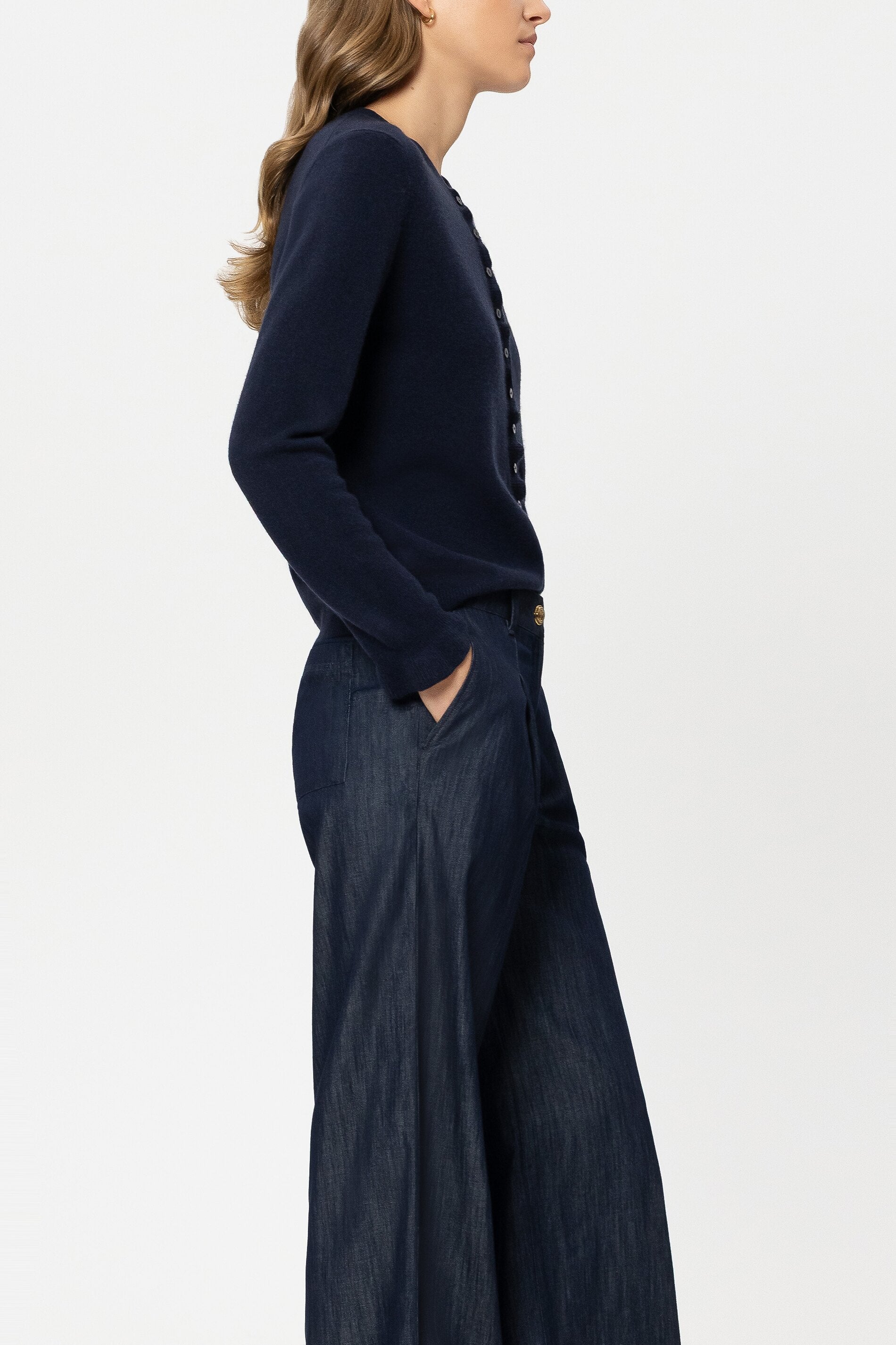 Cardigan aus Kaschmir-Mix - navy blue - Standard | Model Seite