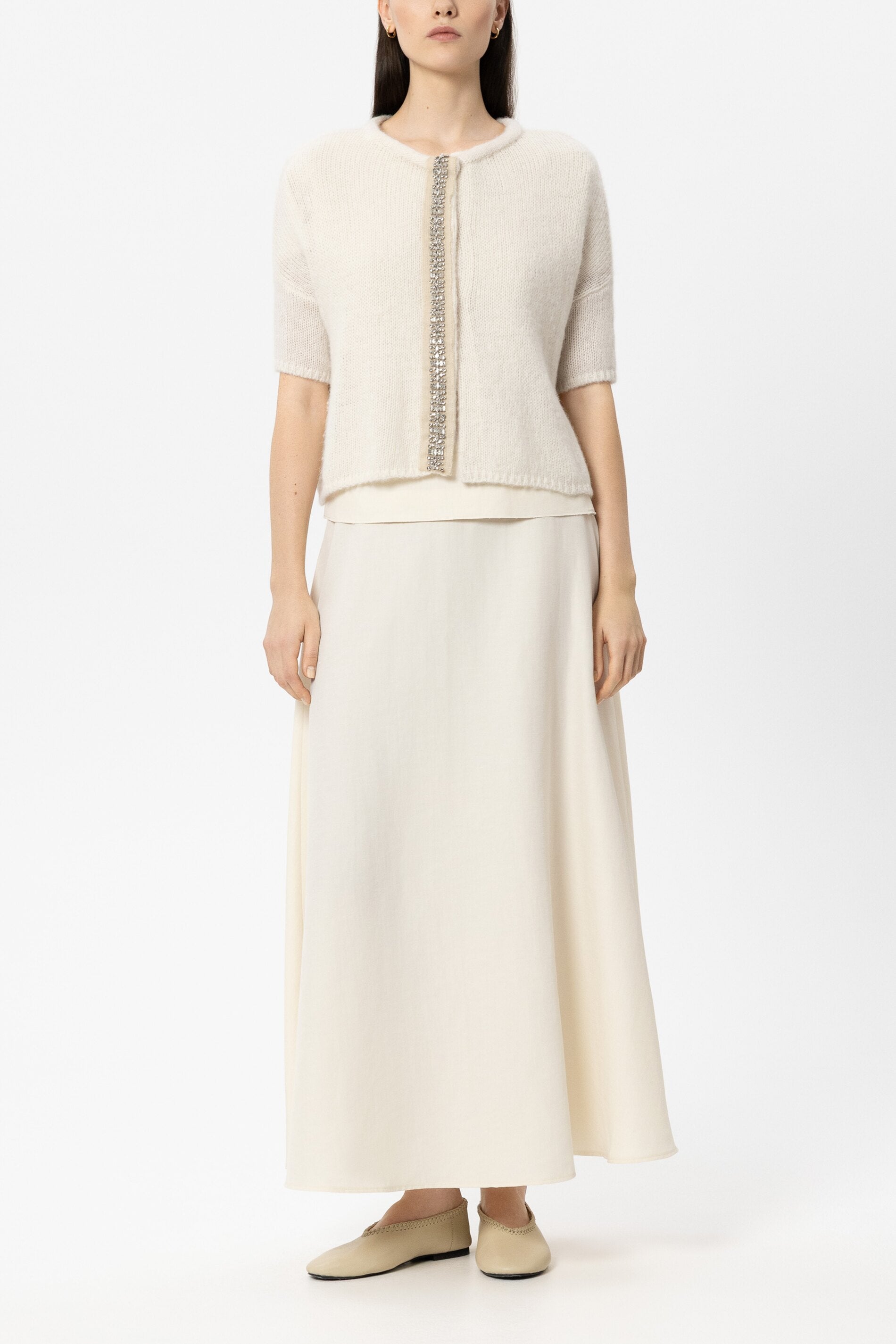 Cardigan aus Alpaka-Mix - milk - mit Stickerei / Straß | Model Front