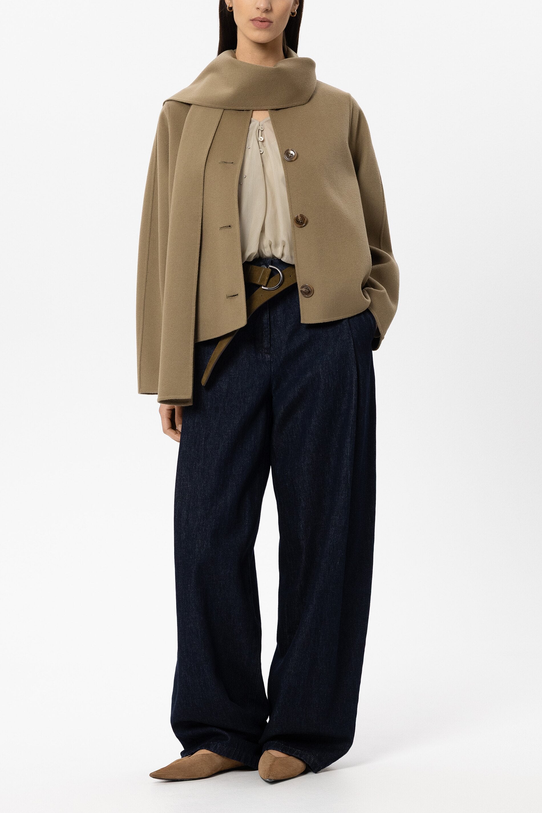 Doubleface-Jacke mit Schal - salbei - Standard | Model Front