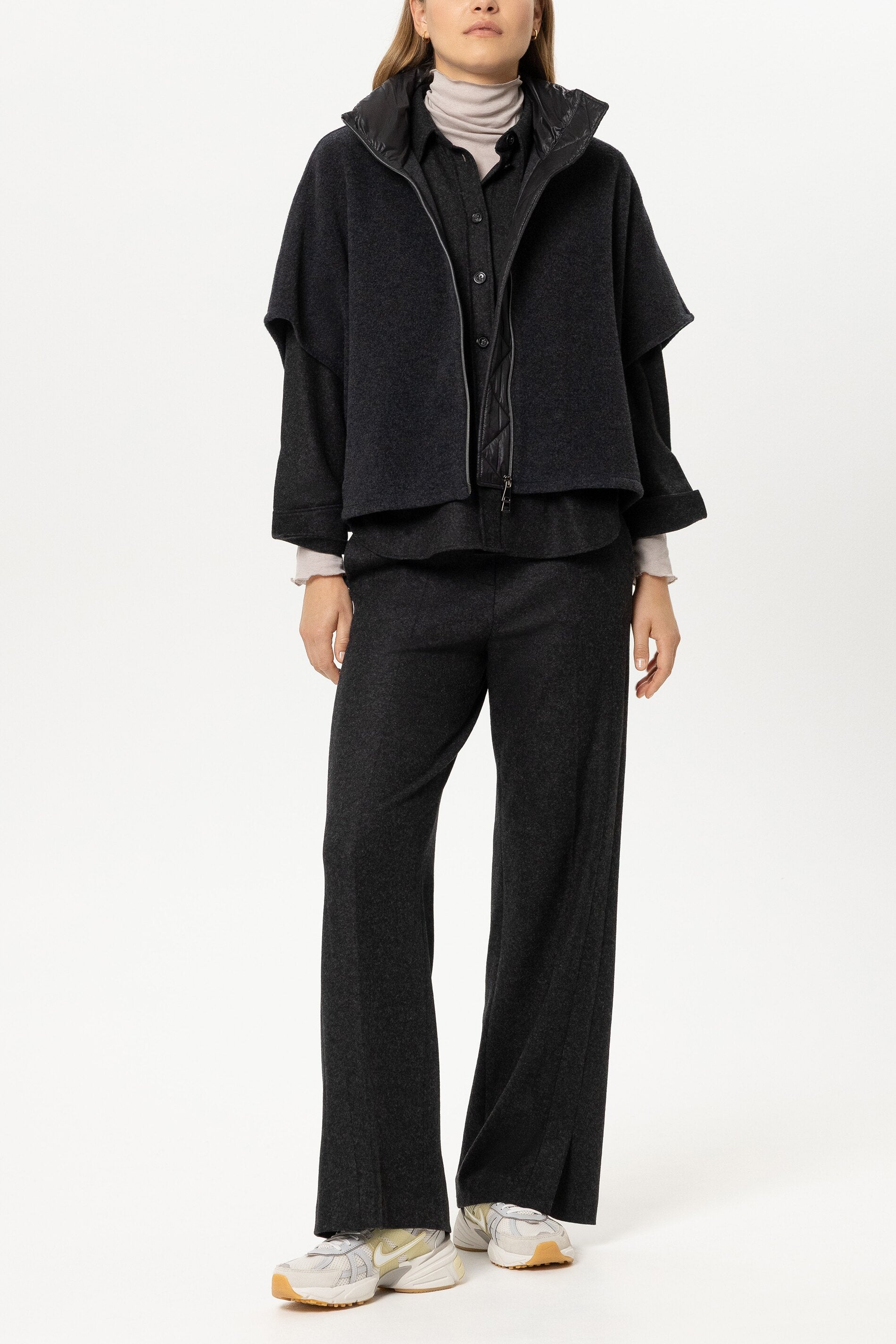 Outdoorcape aus Woll-Mix - anthracite - Standard | Model Front