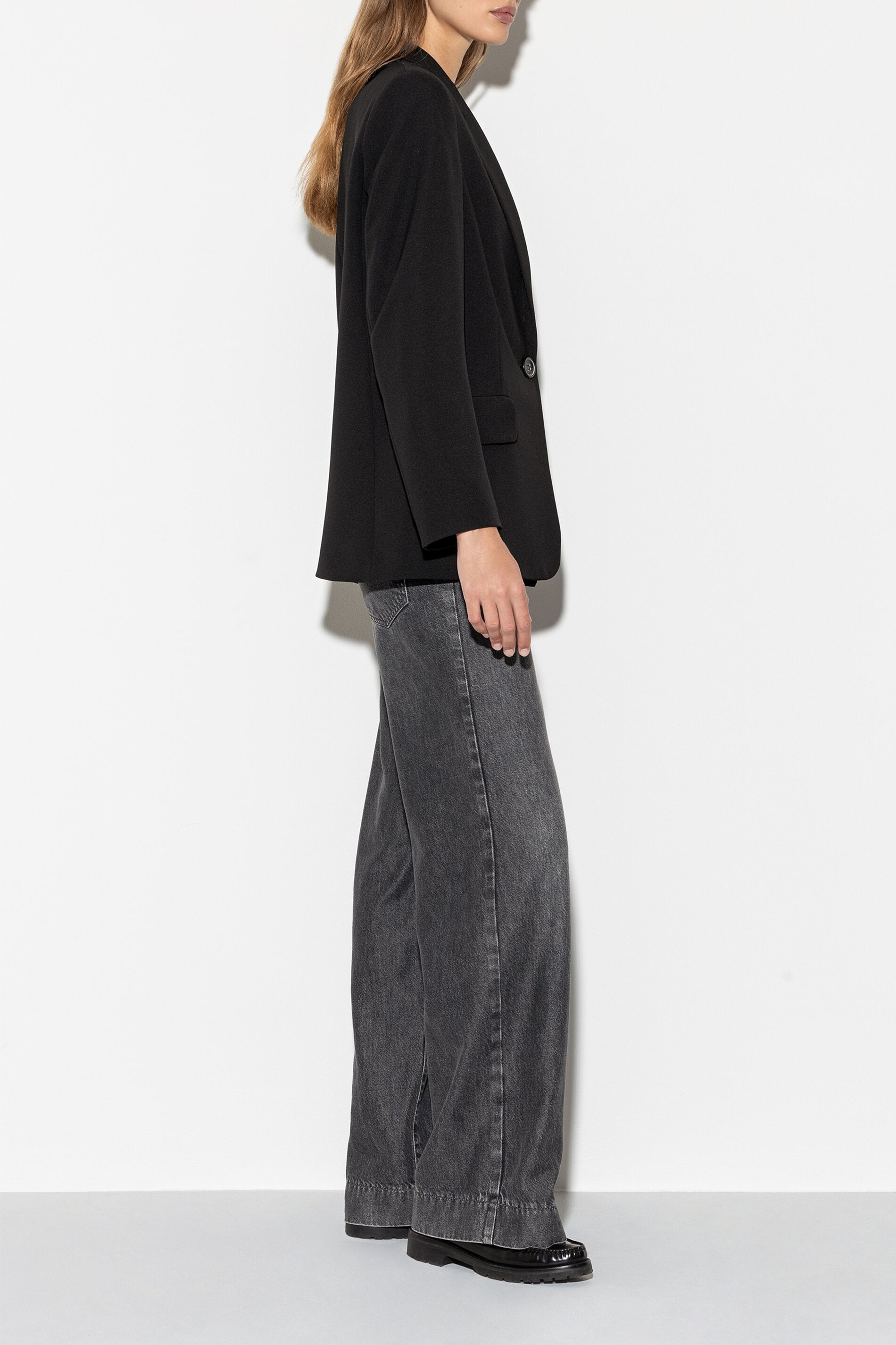 Einknopf-Blazer - deep black - Standard | Model Seite