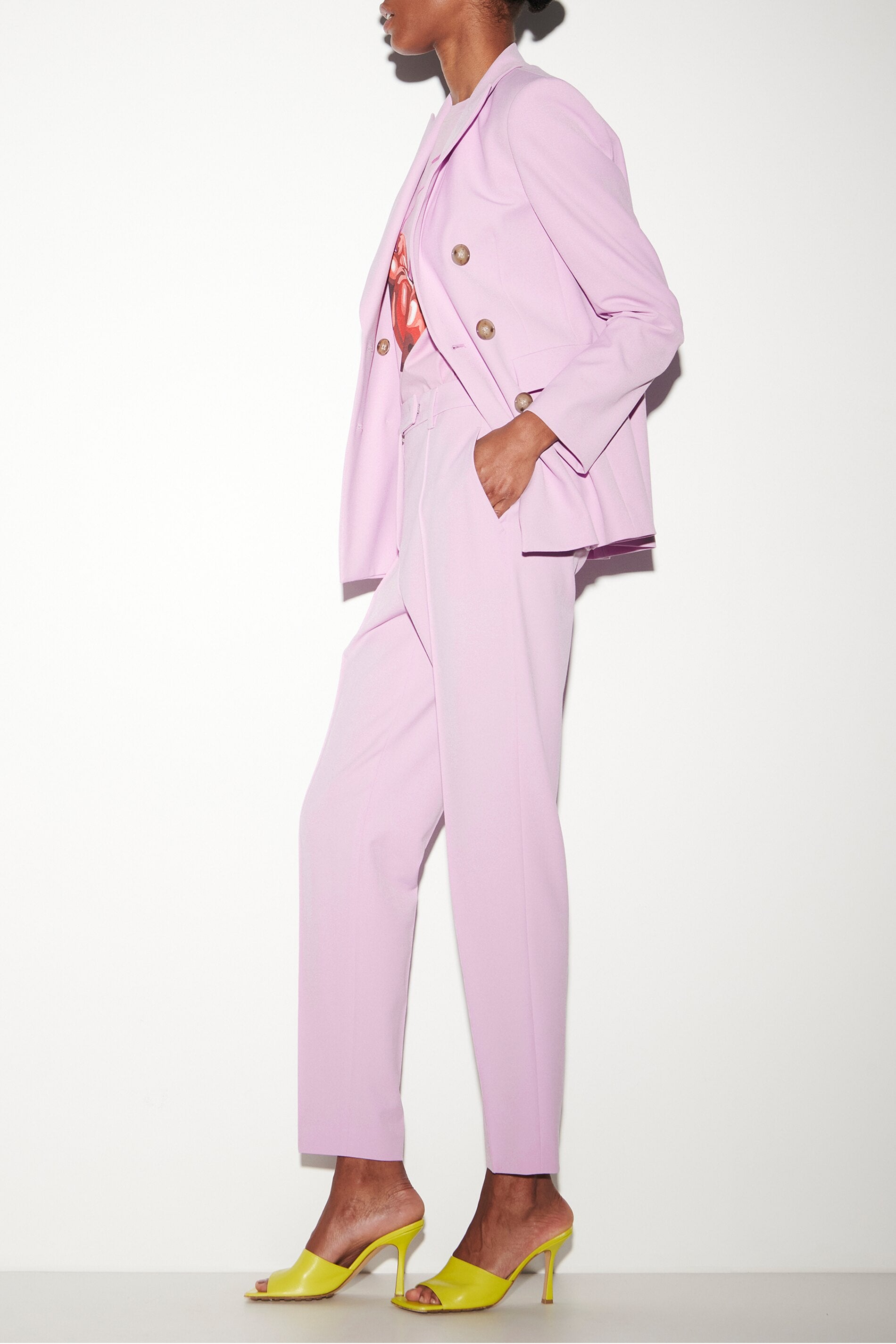 Zweireihiger Blazer - faded lavender - Standard | Model Seite