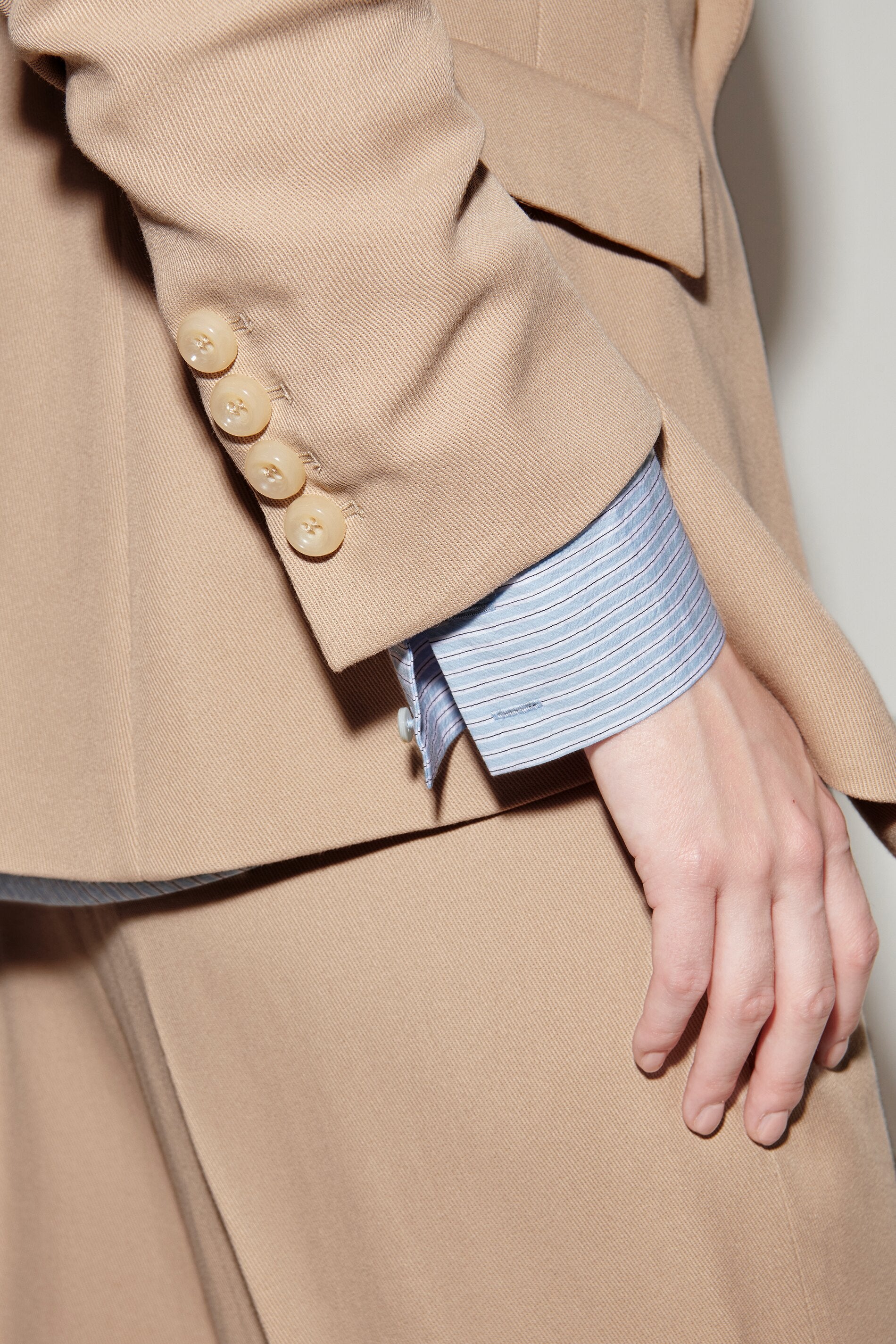Gabardine-Blazer - cashew - Standard | Model Detail
