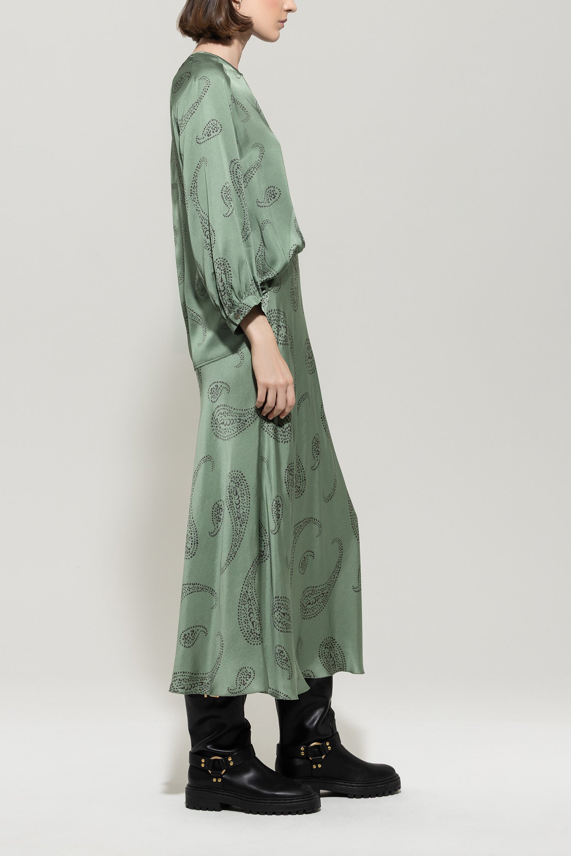 Rock mit Paisley-Print - salbei - Standard | Model Seite