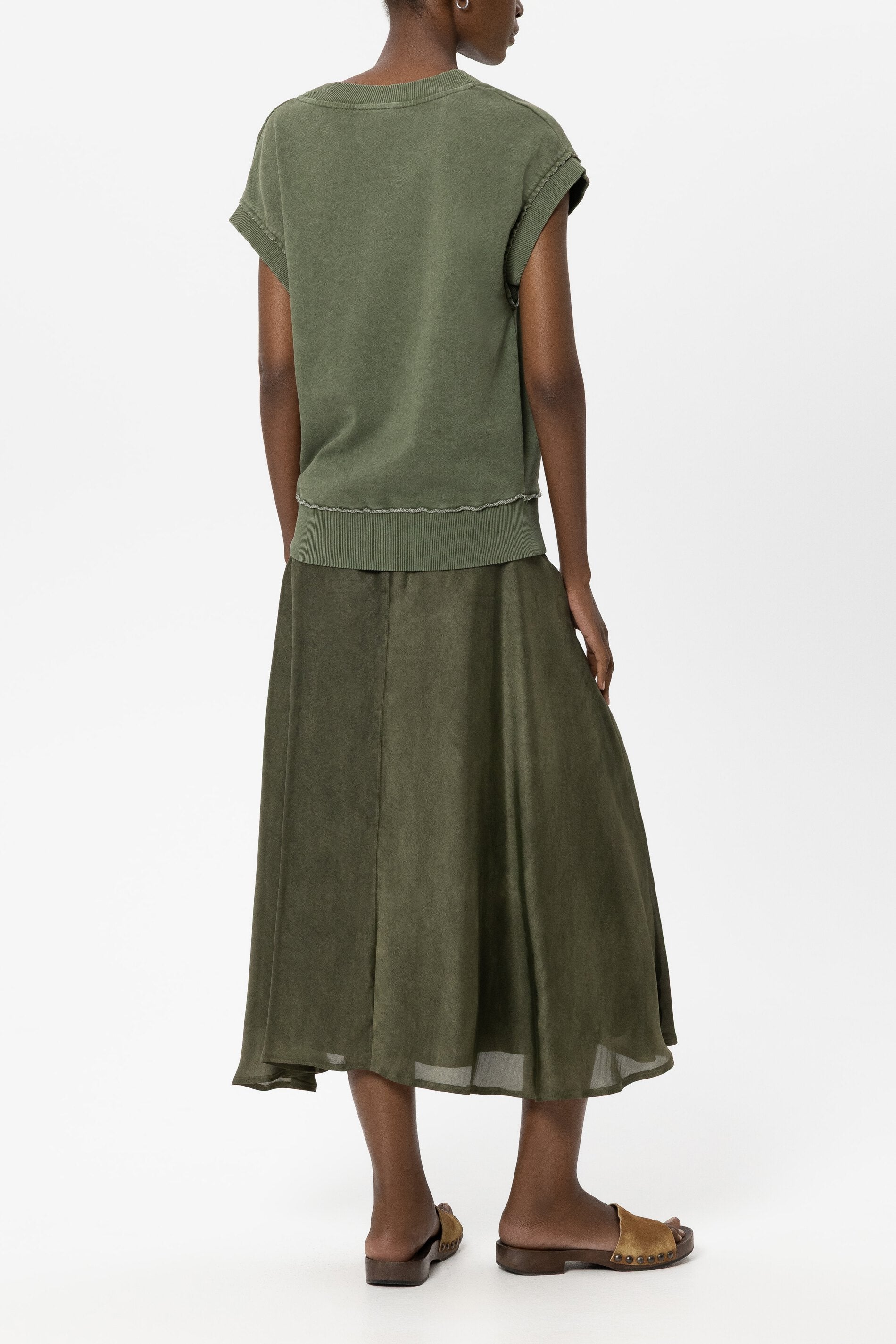 Maxirock aus Seiden-Mix - khaki - Standard | Model Rück