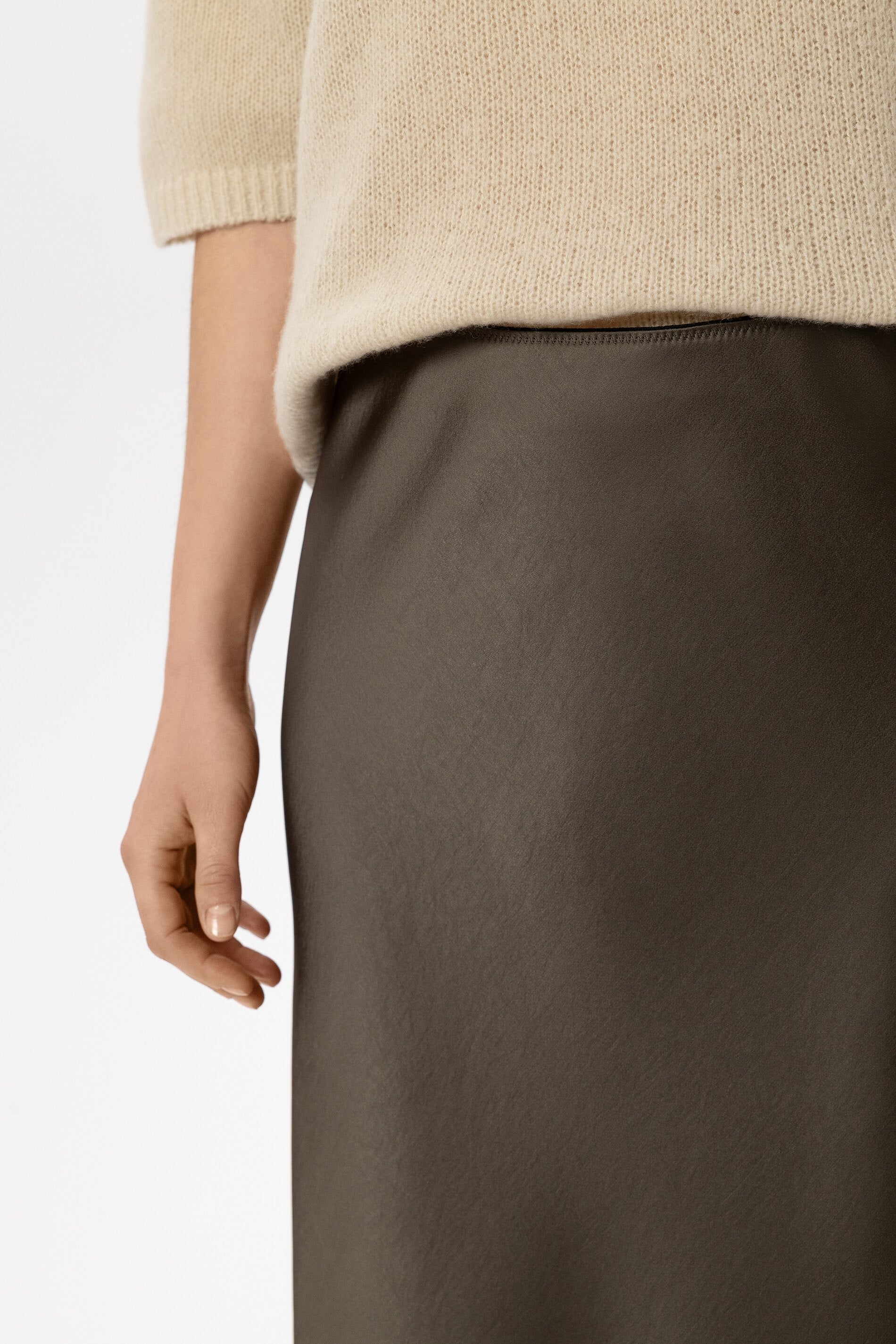 Satin-Rock - muskat - Standard | Model Detail