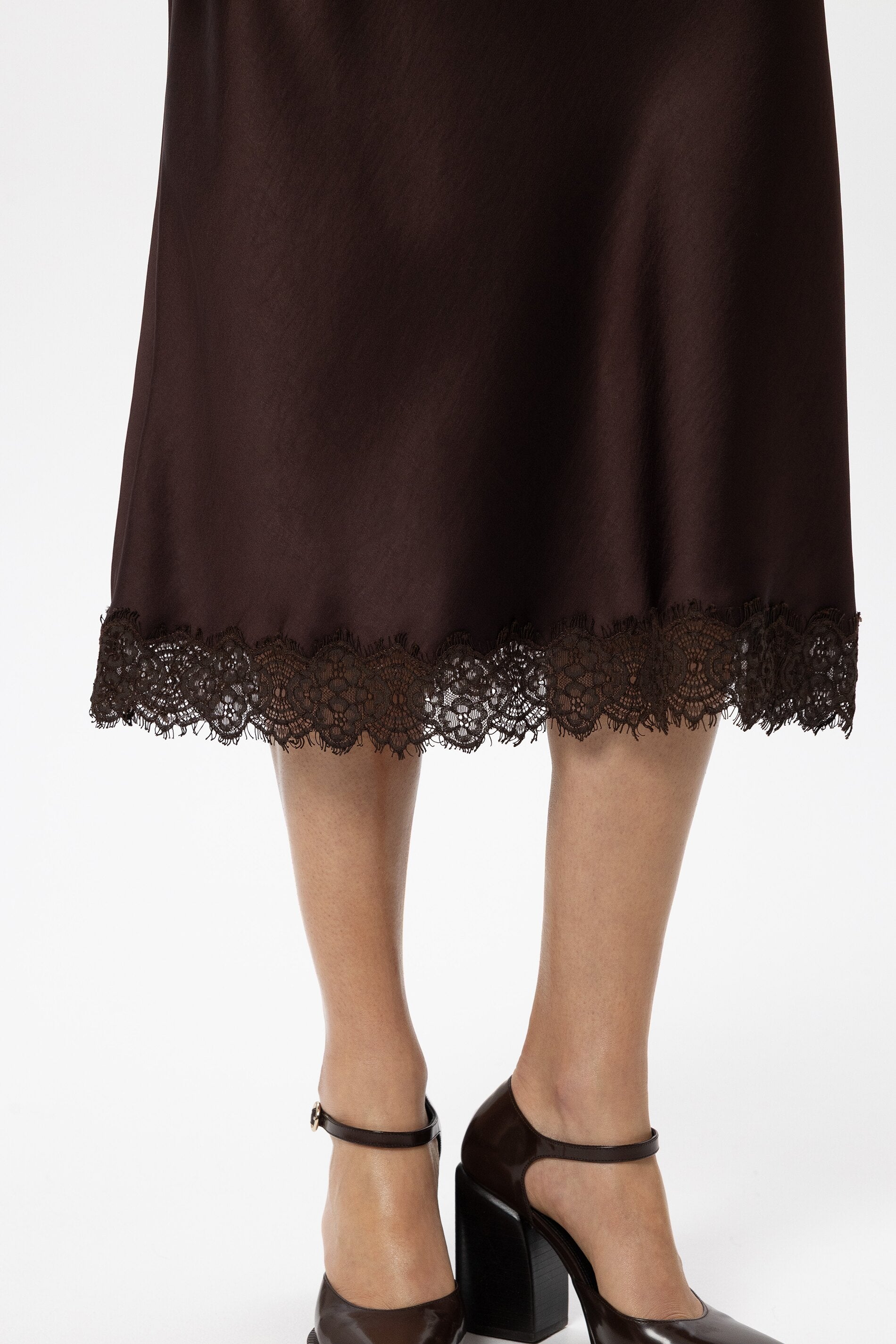 Satin-Rock mit Spitzendetail - marone - Standard | Model Detail