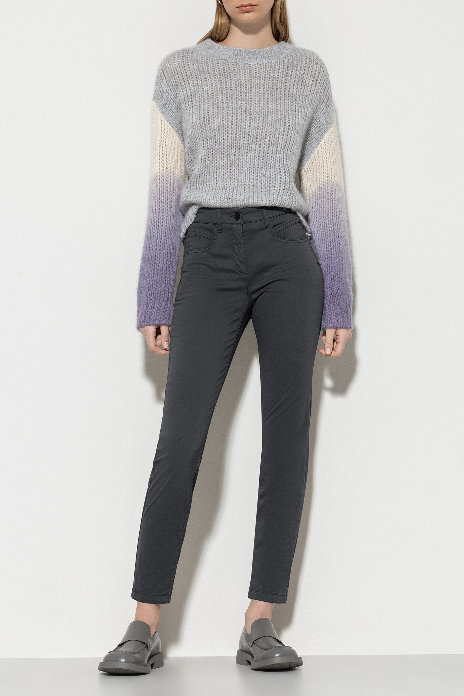 High-Stretch-Colour-Denim - asphalt - Standard | Model Front